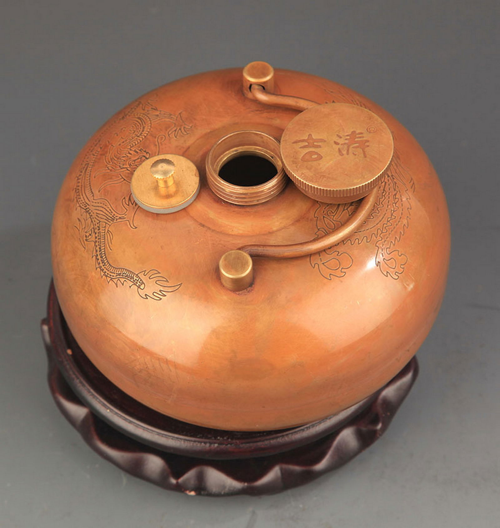 A FINE BRASS MADE HAND WARMER - 3