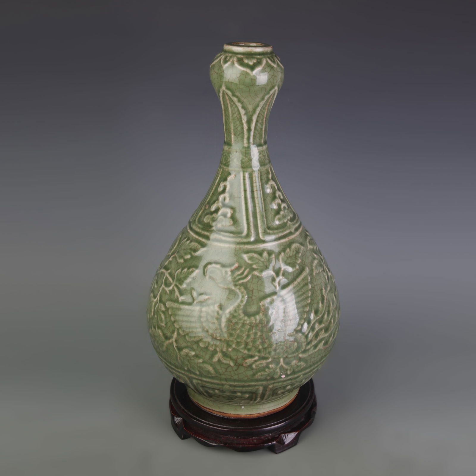 LONGQUAN KILN CARVED FLOWER AND BIRD PATTERN GARLIC HEAD STYLE VASE: Ming Dynasty Style; High: 15.6 inch; Diameter: 5.4 inch