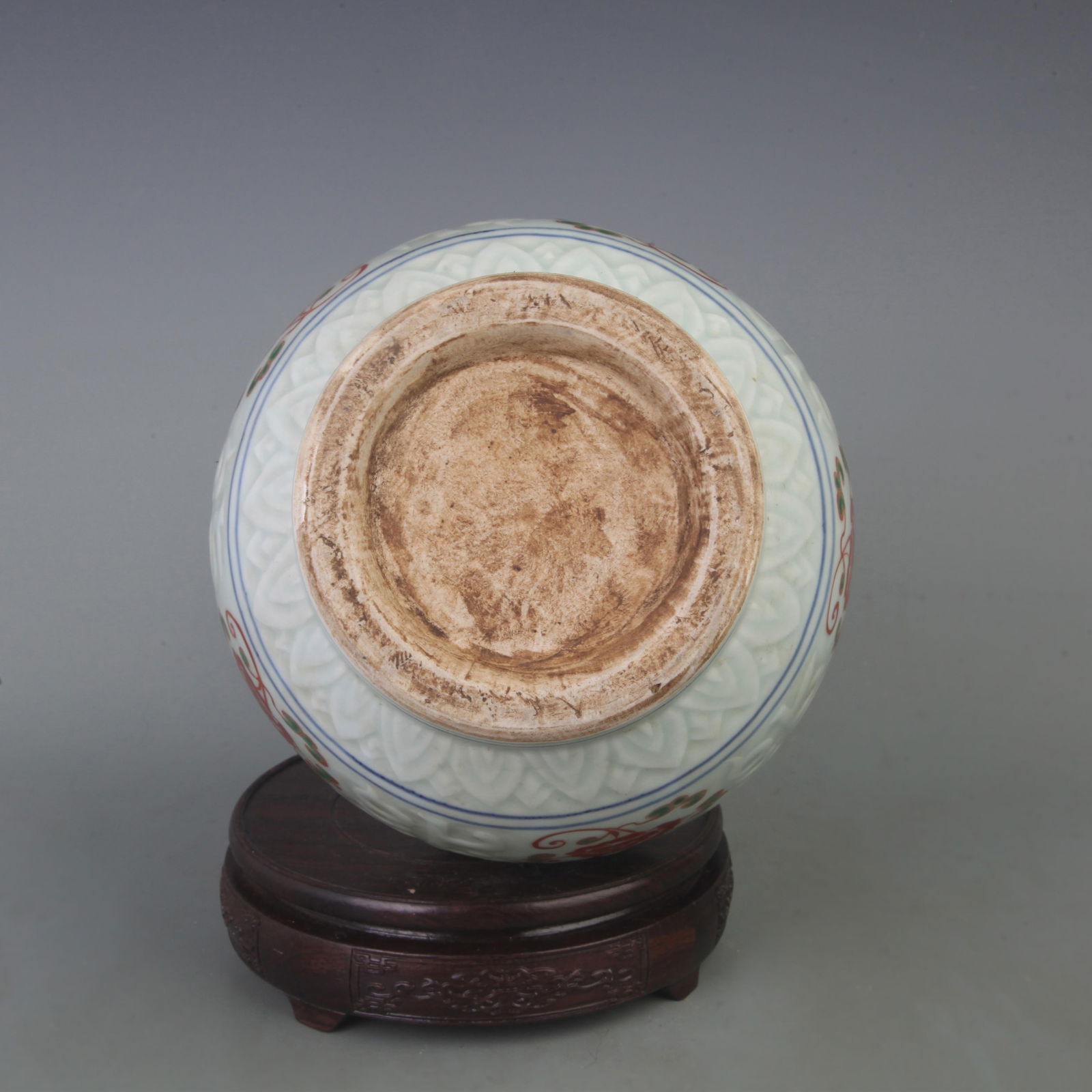 WUCAI FLOWER PATTERN WITH CARVING PATTERN PORCELAIN VASE - 5