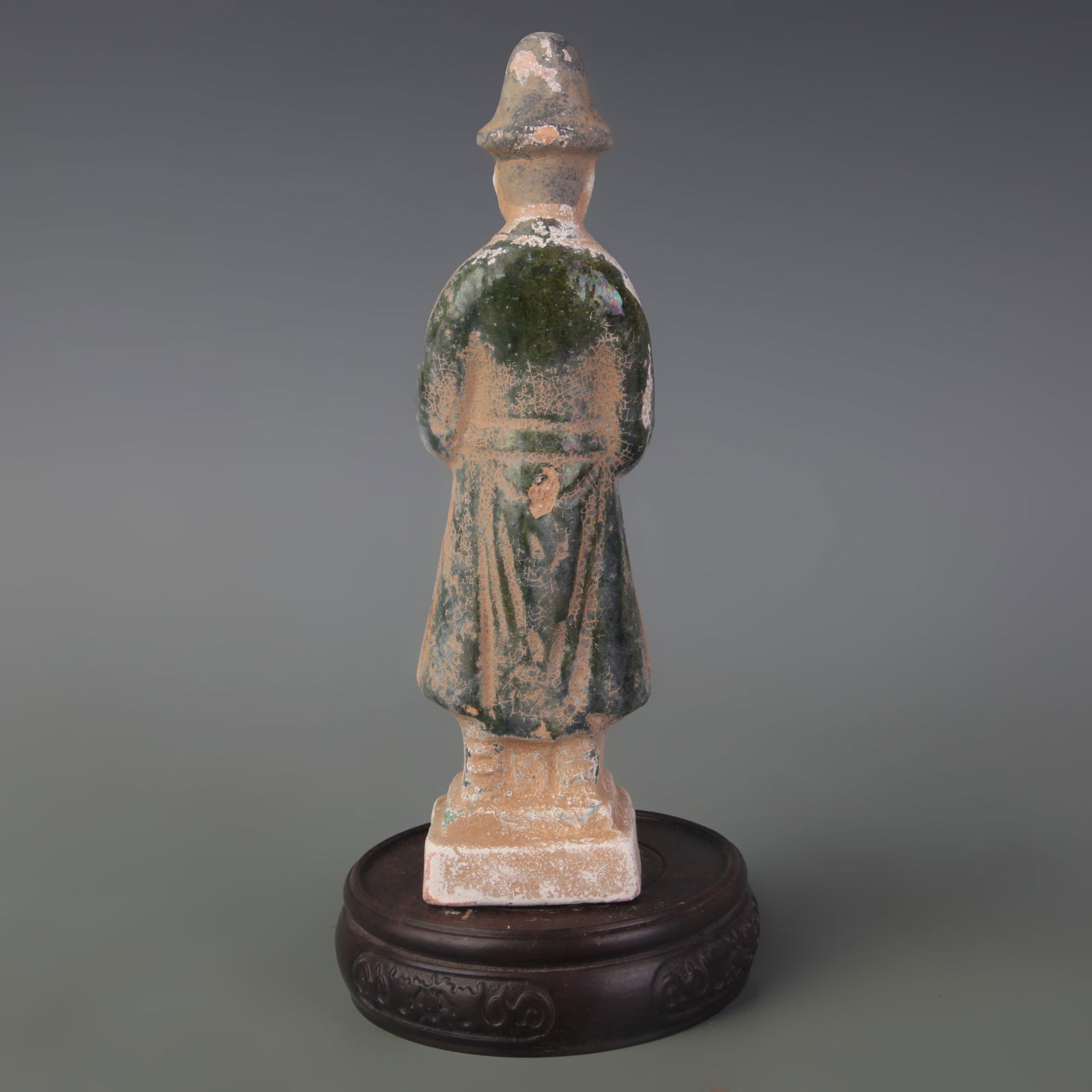 A FINE TRI-COLORED POTTERY HUMAN FIGURINE - 4
