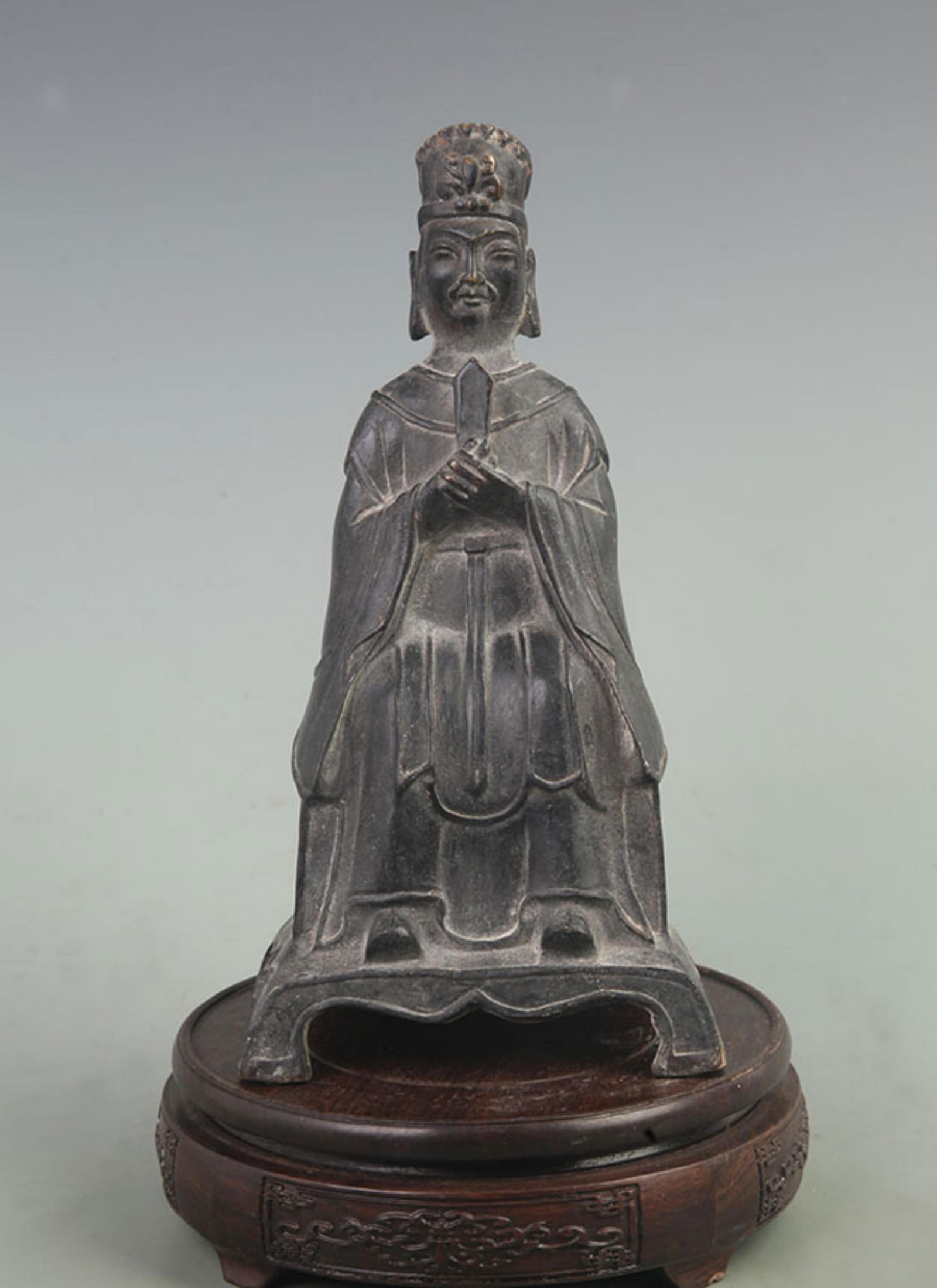 A FINE BRONZE CIVIL OFFICER WEALTH GOD STATUE: Republic Period; High: 9.50 inch; Width: 3.20 inch; Long: 4.60 inch;