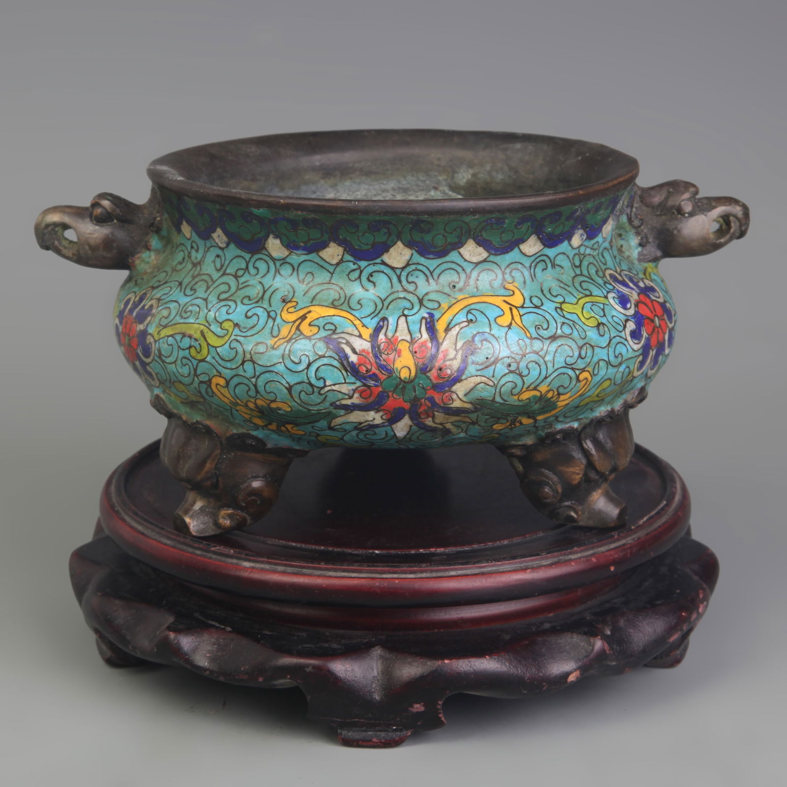 BRONZE TRIPOD INCENSE BURNER WITH BEAST FEET: Qing Dynasty Qian Long Period; Long: 7.5 inch; Width: 5.1 inch; High: 3.5 inch