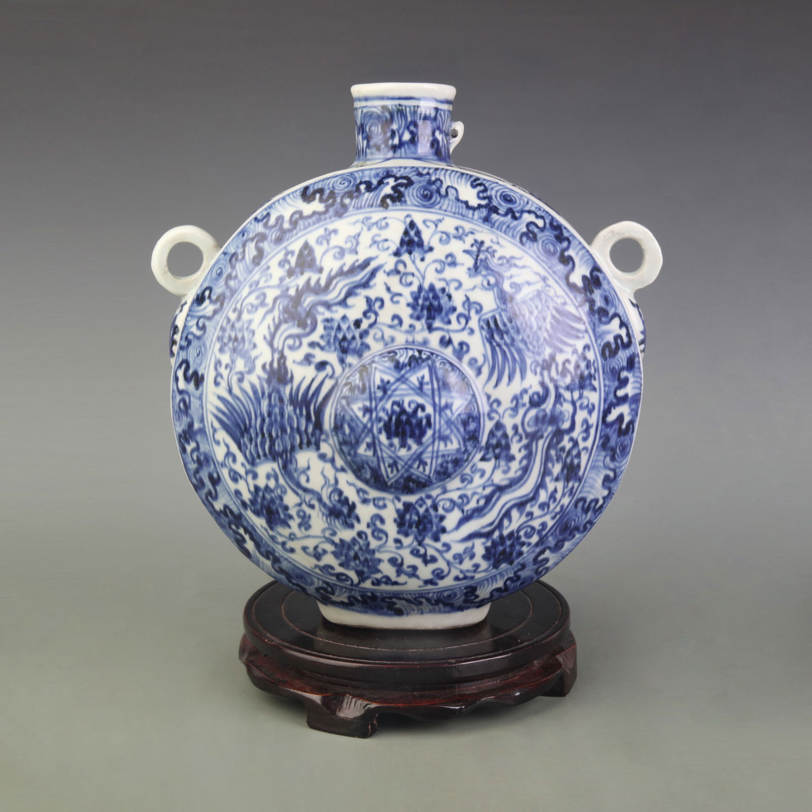 BLUE AND WHITE FLORAL AND PHOENIX PATTERN DOUBLE-HANDLED POT: Qing Dynasty; Width: 10.0 inch; High: 10.3 inch;