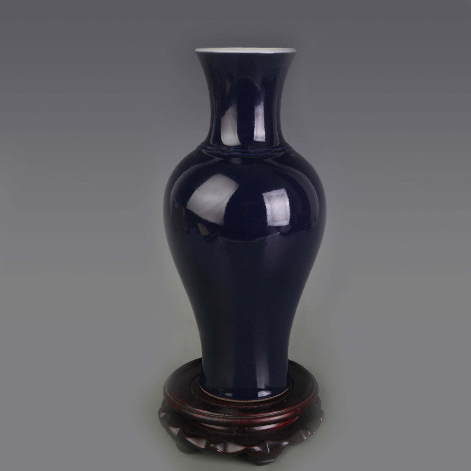 SACRIFICIAL BLUE GLAZED PORCELAIN VASE (1 of 5)