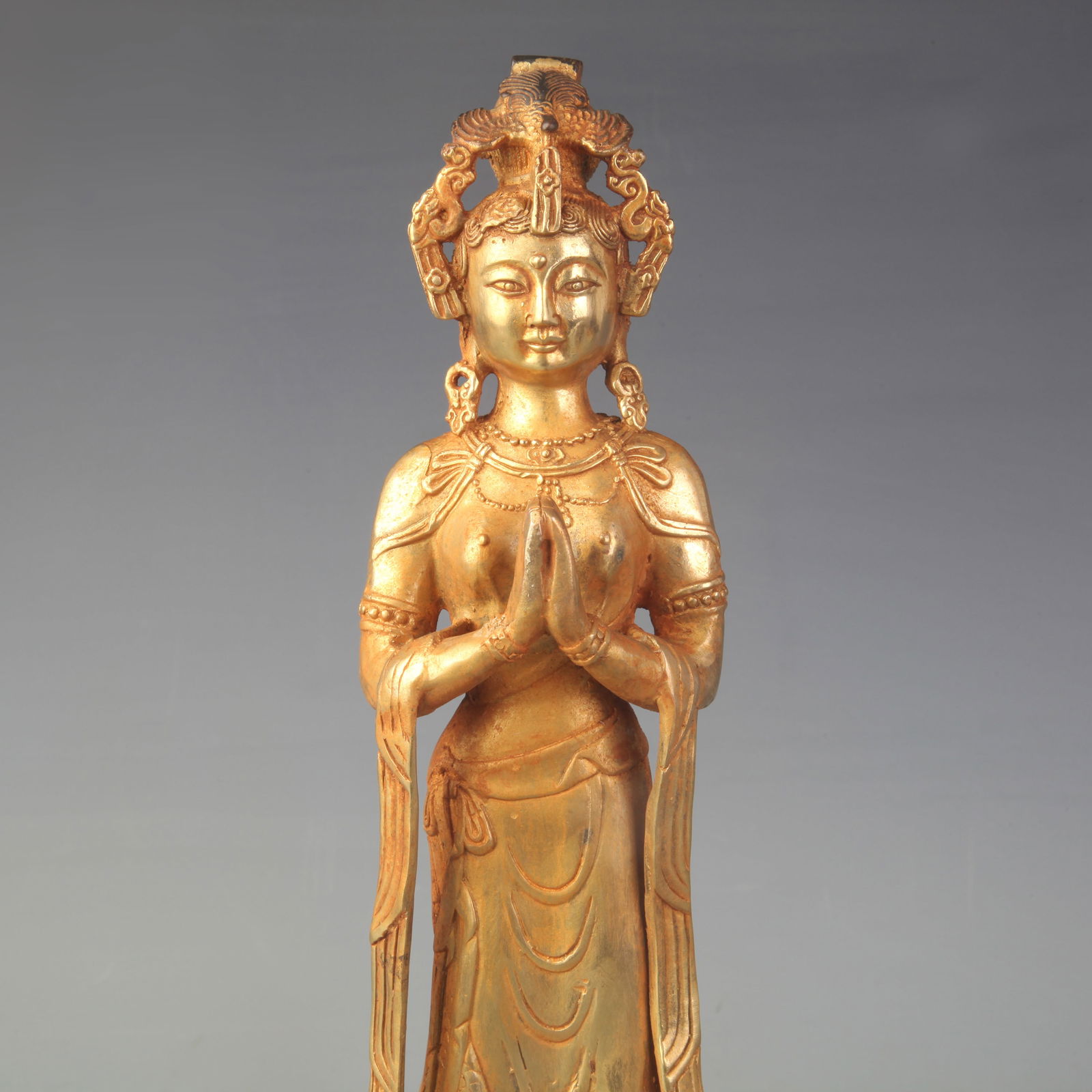 A FINE BRONZE GUANYIN STATUE - 2