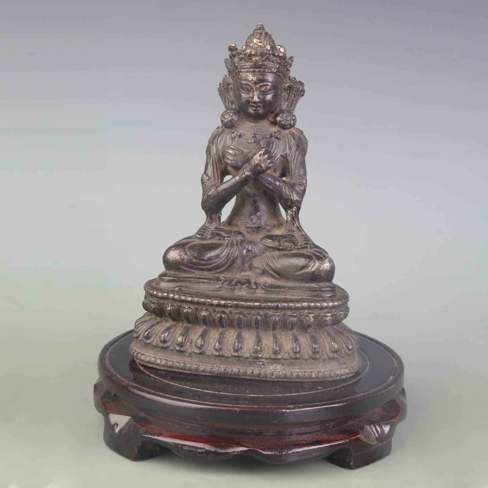 A FINELY MADE BUDDHA STATUE (1 of 5)