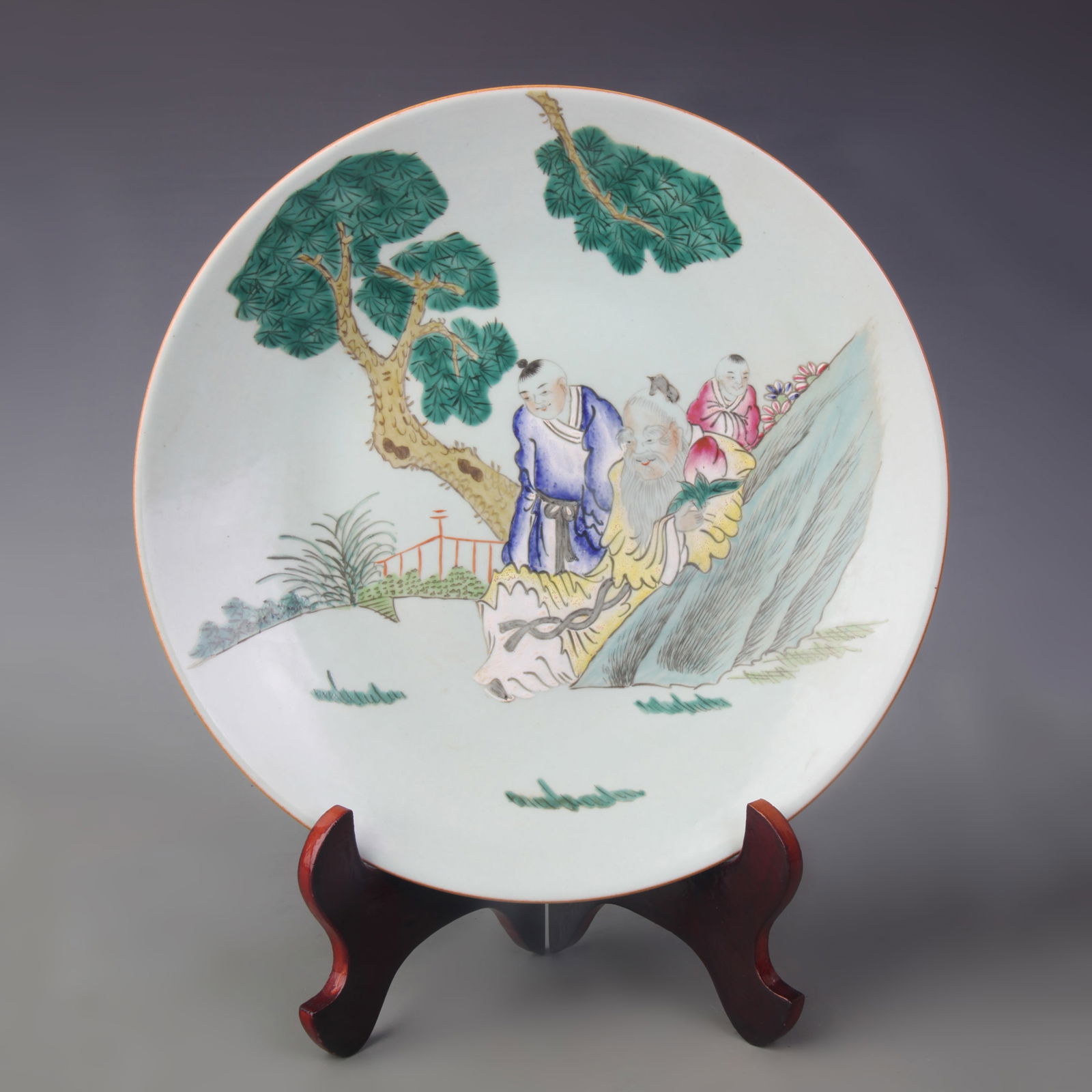 FAMILLE-ROSE FIGURAL PATTERN PORCELAIN DISH: Republic Period; Diameter: 11.0m inch