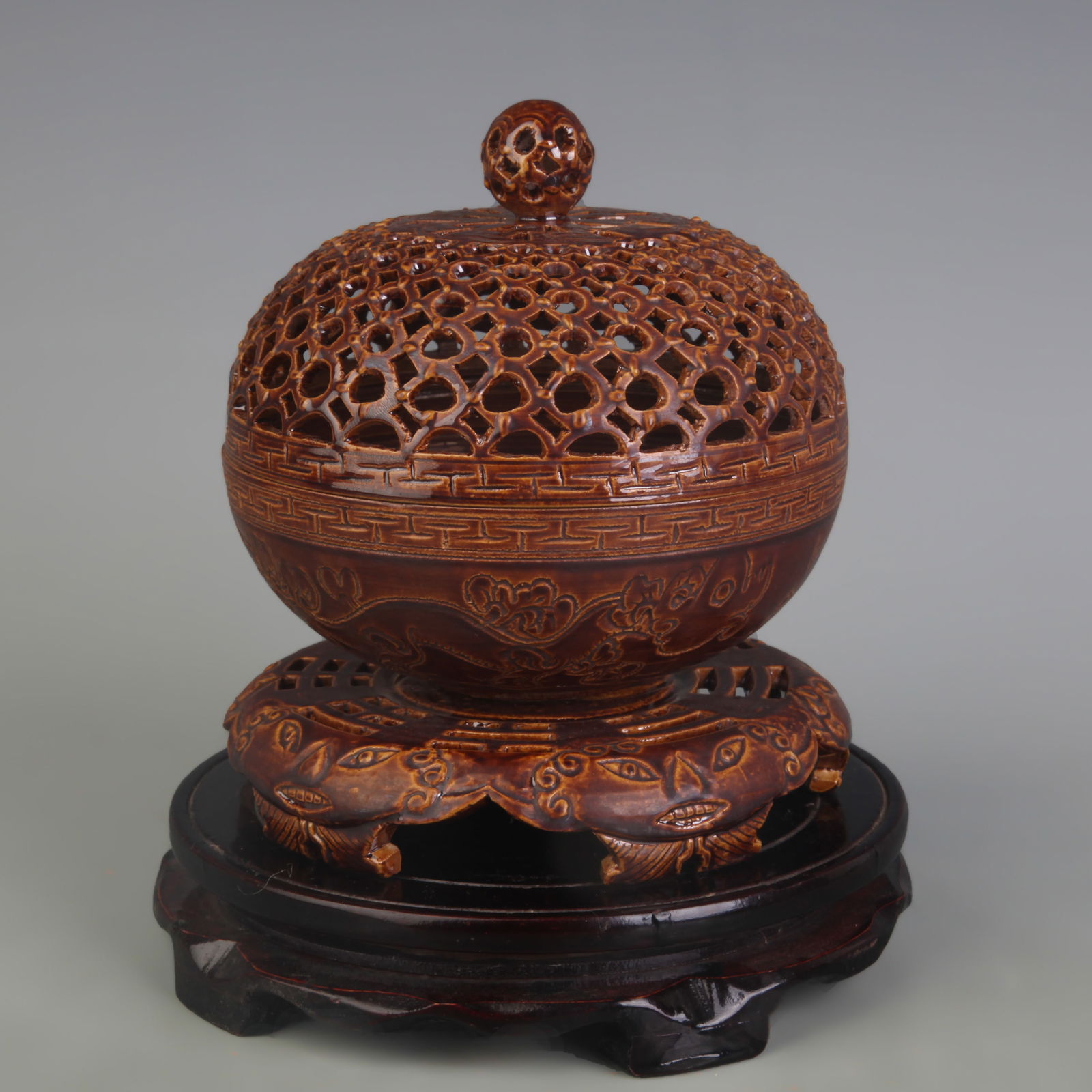 BROWN-GLAZED HOLLOW MADE PORCELAIN INCENSE BURNER: Qing Dynasty Qian Long Period; Diameter: 5.7 inch; High: 5.8 inch