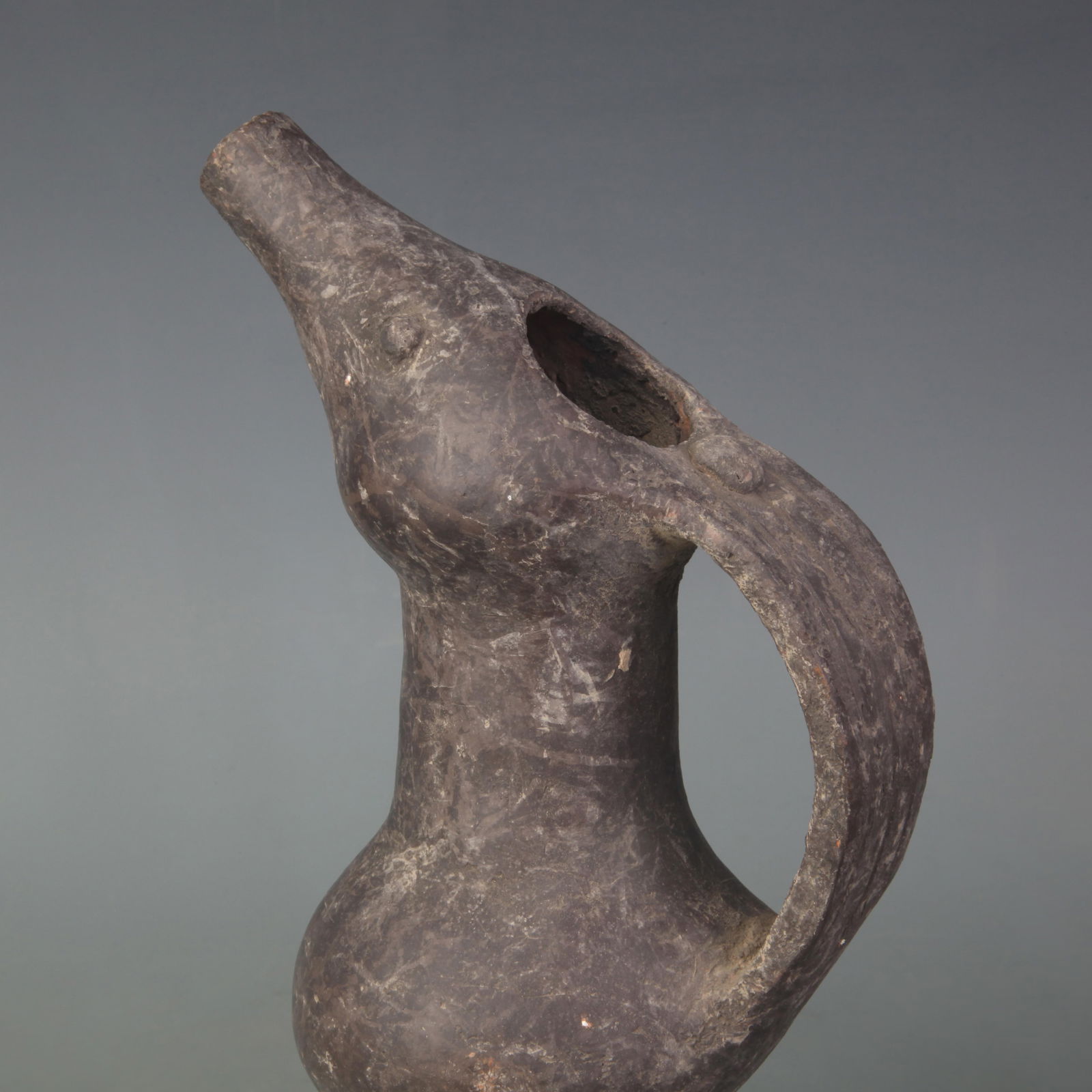 A FINE GRAY POTTERY EWER - 2