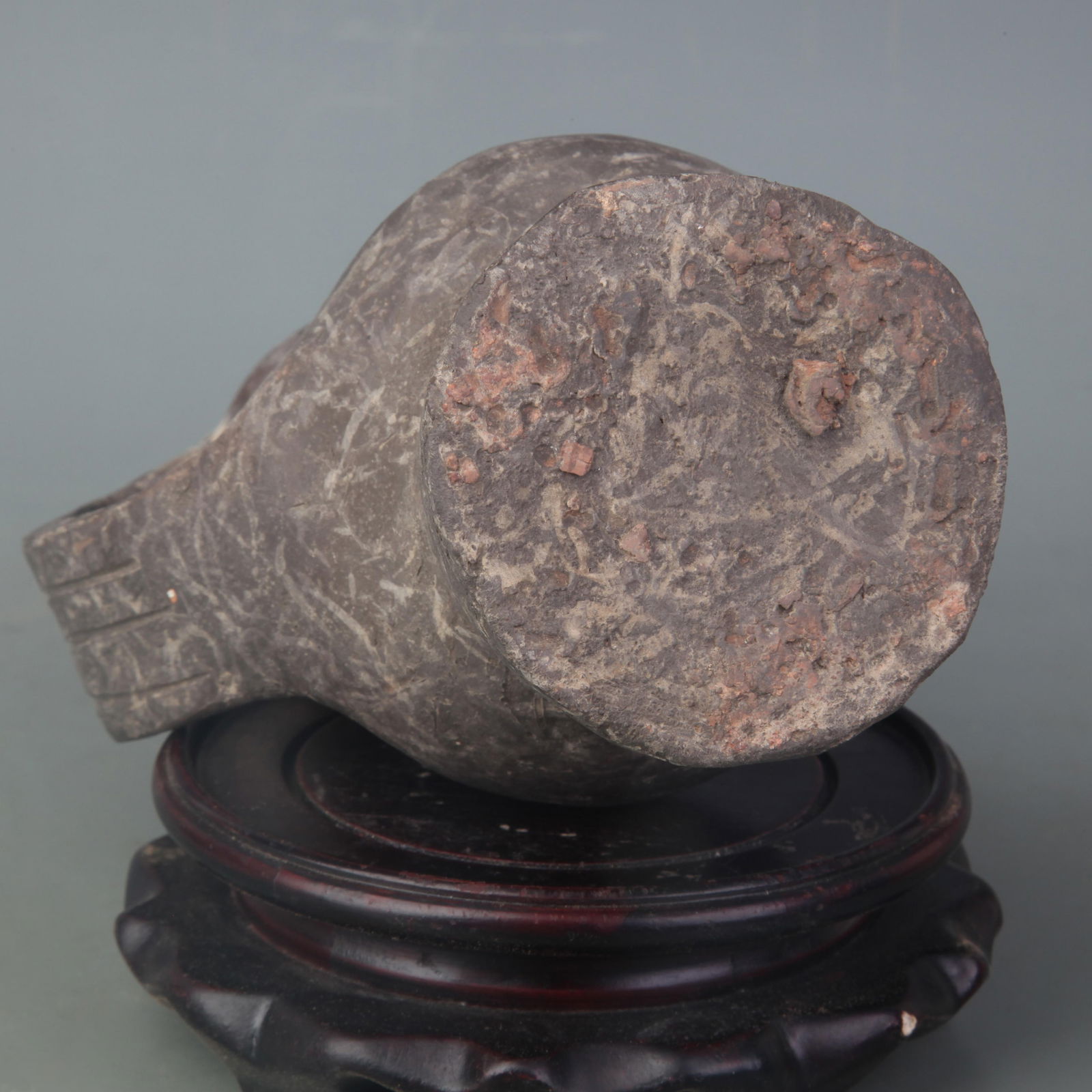 A FINE GRAY POTTERY EWER - 6