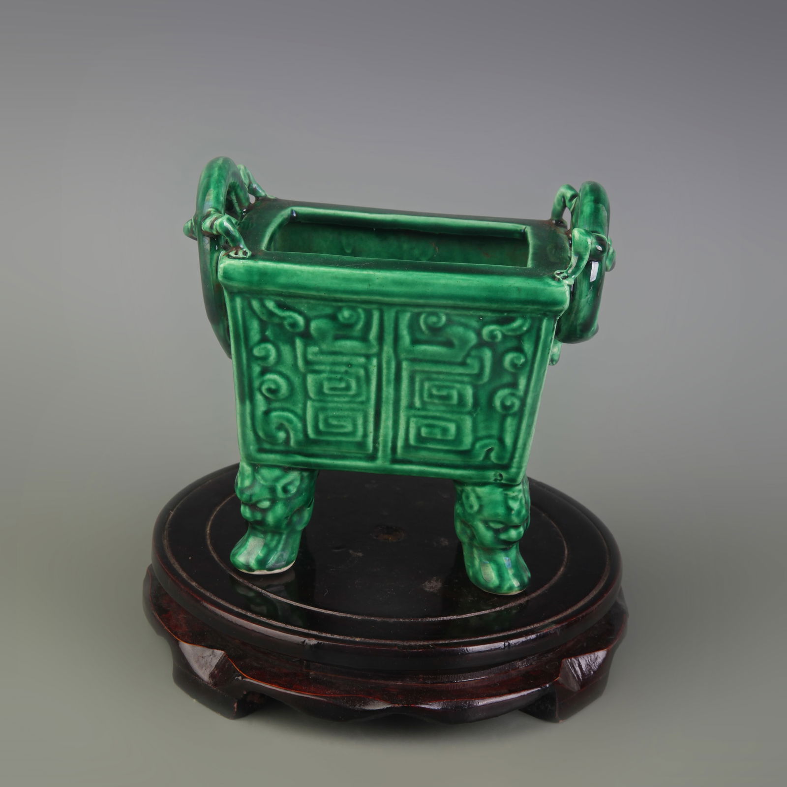 GREEN GLAZE FOUR-SIDED TRIPOD FOOT CENSER: Qing Dynasty Qian Long Period; Long:5.3 inch; High: 5.4 inch;
