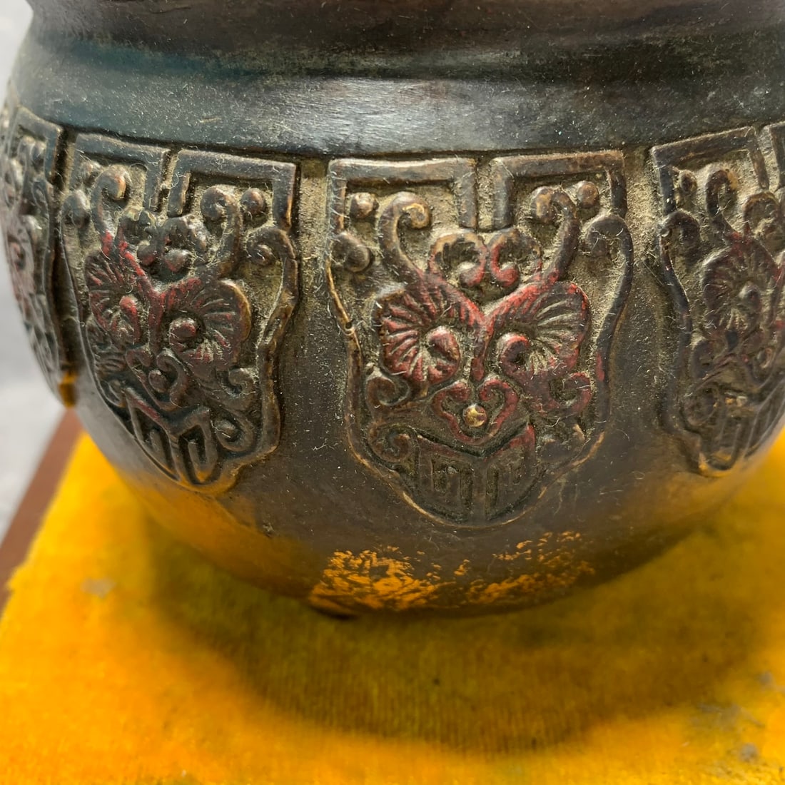 GILT BRONZE INCENSE BURNER WITH RUYI CLOUD PATTERN - 2