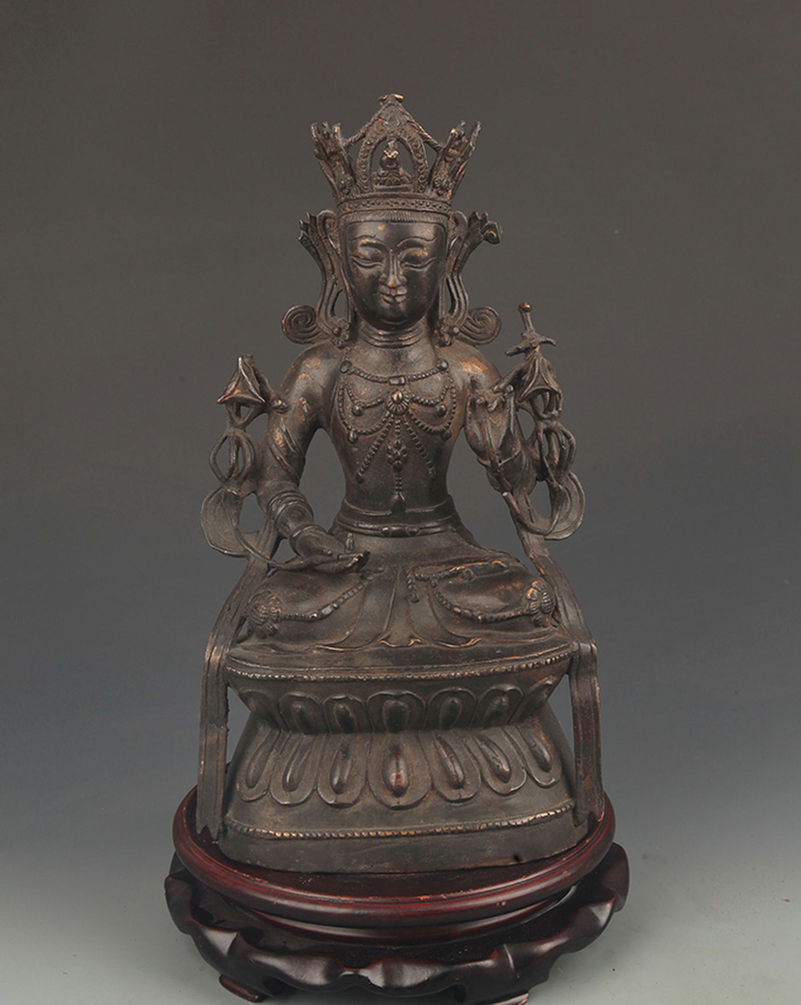 REAR TIBETAN BUDDHISM BRONZE GUAN YIN STATUE: Ming Dynasty Style; High: 12.25 inch; Width: 6.75 inch;