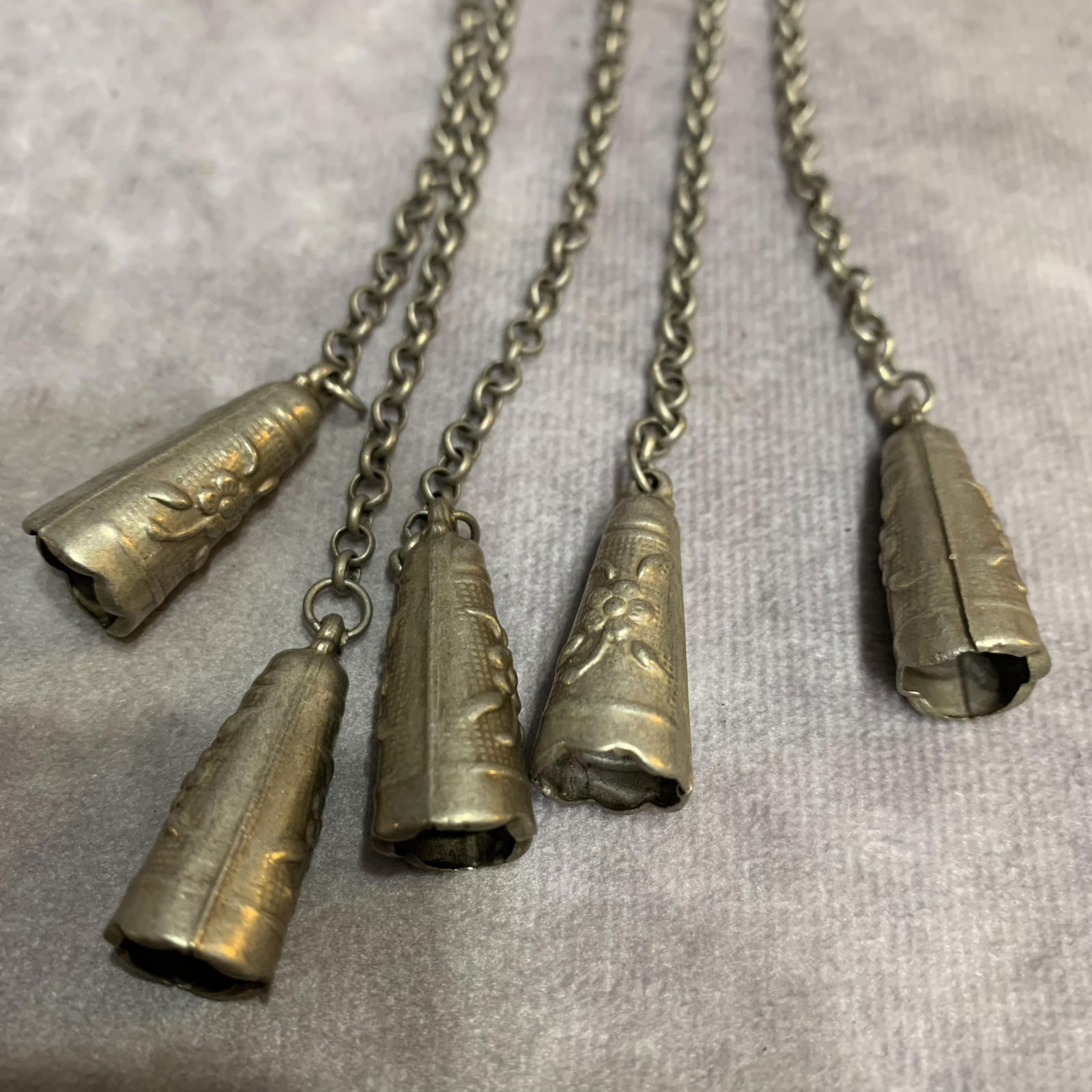 A FINE WHITE BRONZE CHATELAINE - 2