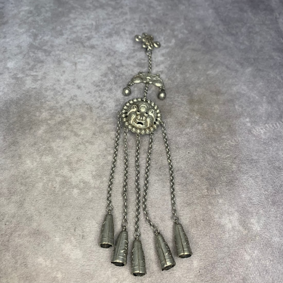 A FINE WHITE BRONZE CHINESE CHATELAINE: Modern; Long: 9.0 inch