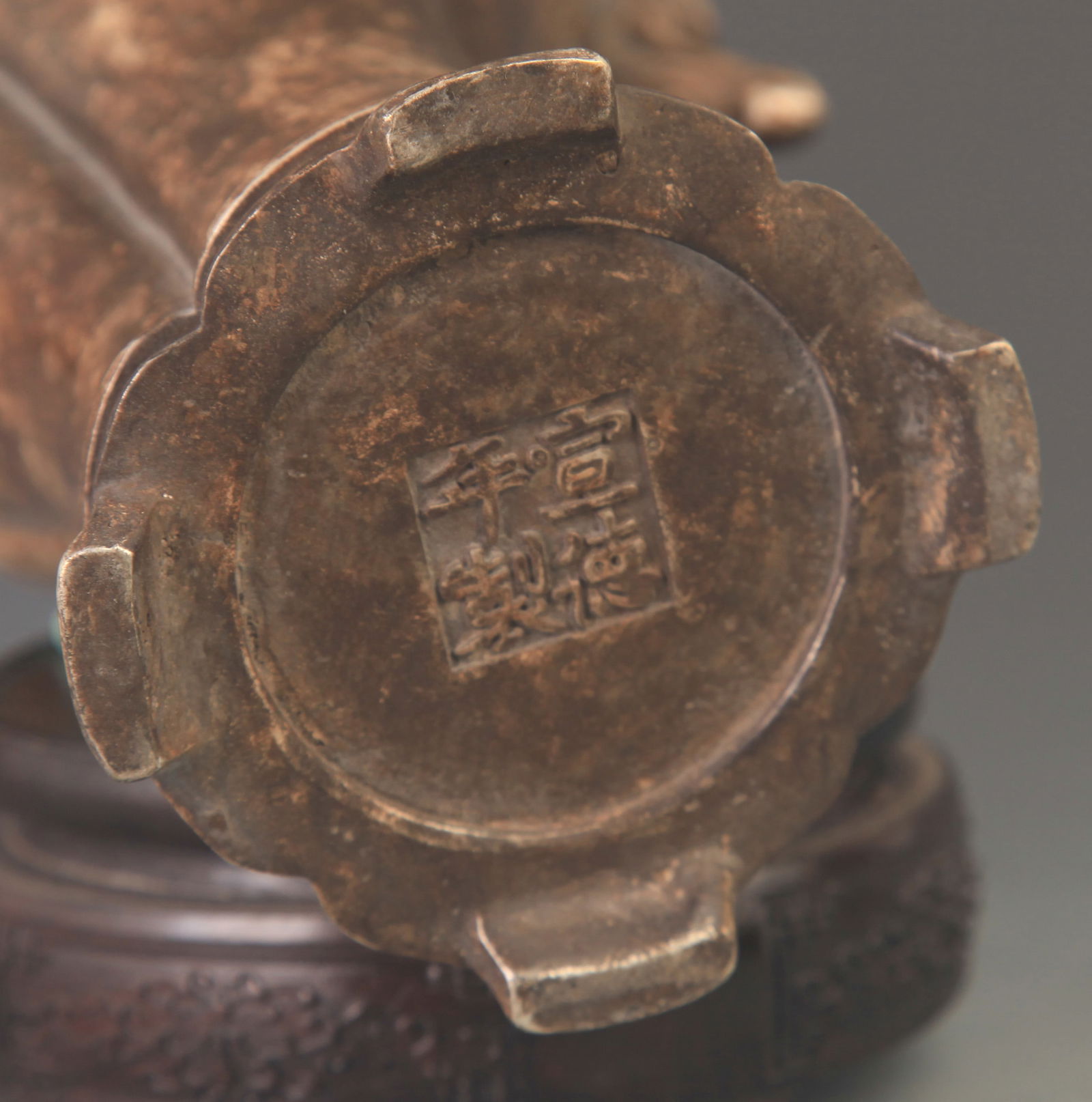 RARE SILVER PLATED ELEPHANT HANDLE VASE - 5