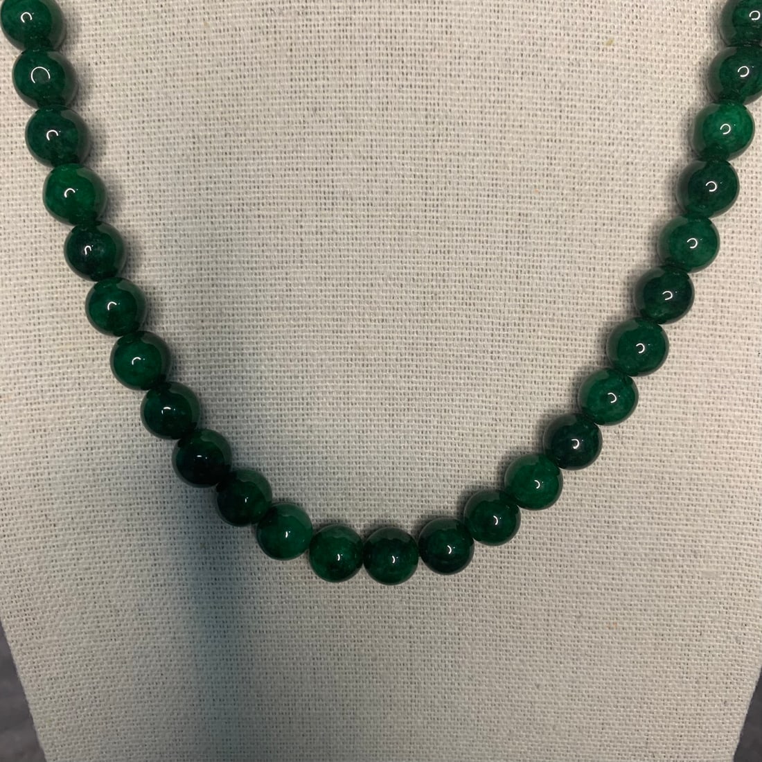 A FINE JADE MADE NECKLACE - 2