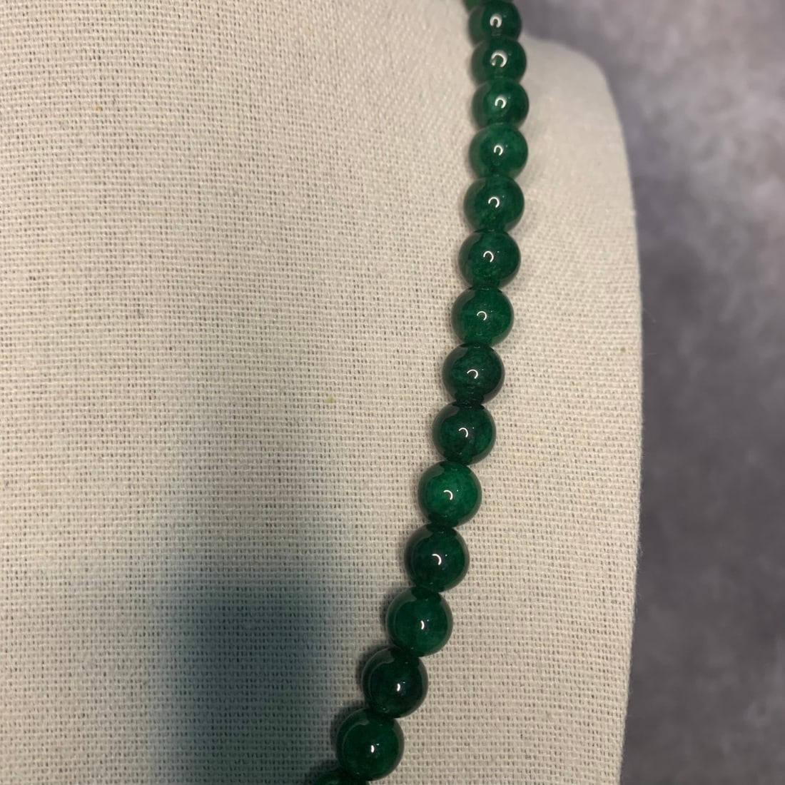 A FINE JADE MADE NECKLACE - 4