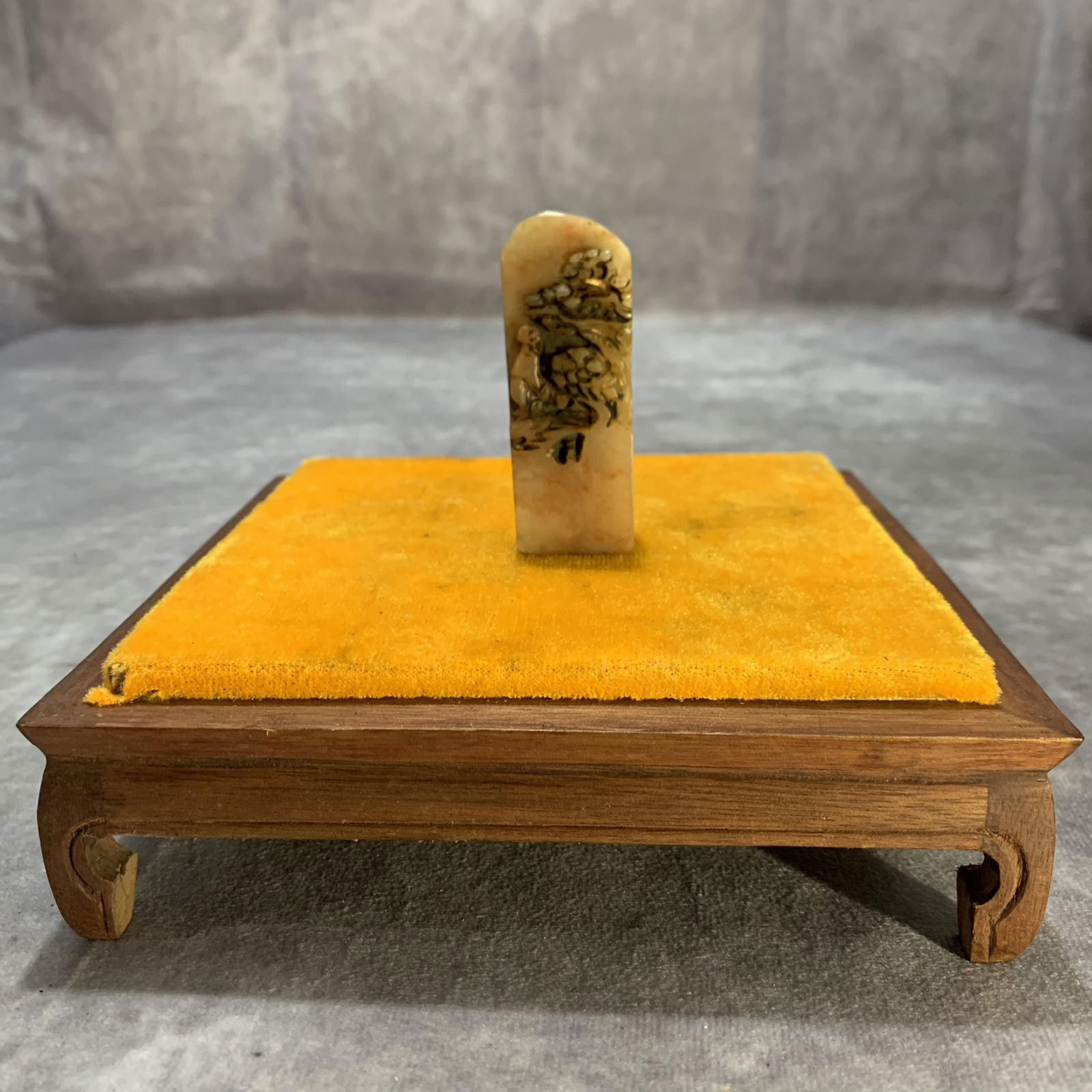 A SMALL SHOUSHAN STONE SEAL: 20th Century; Long: 2.7 inch; Width: 1.0 inch; High: 0.7 inch;