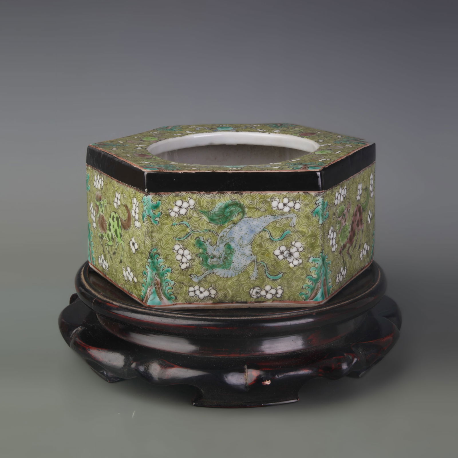 FAMILLE-ROSE HEXAGONAL PORCELAIN BRUSH WASHER: Qing Dynasty; Kang Xi Period; Width: 8.5 inch; High: 3.7 inch