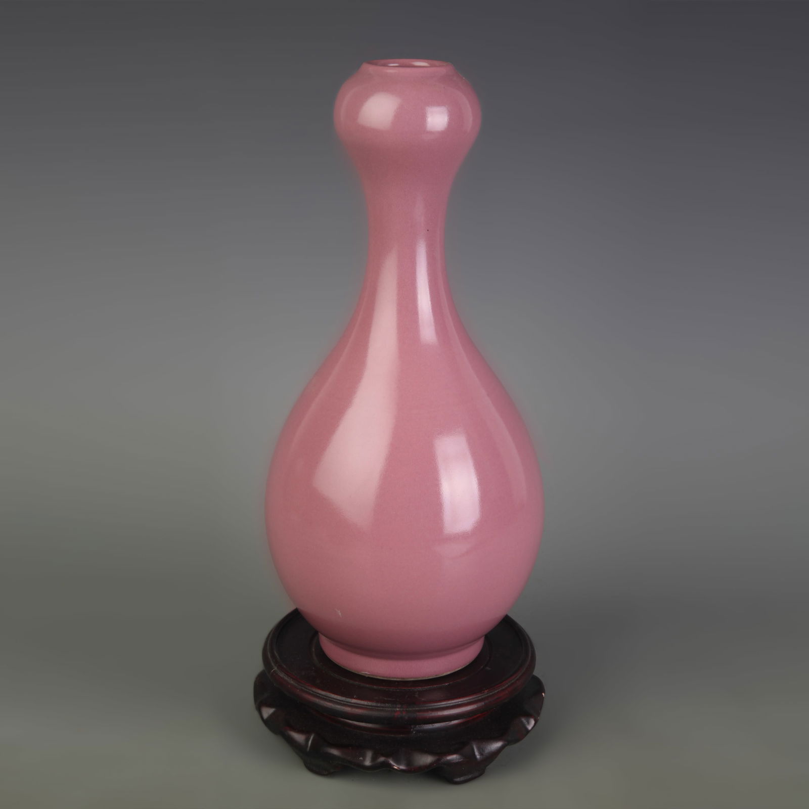 PINK GLAZE GARLIC-HEAD PORCELAIN VASE (1 of 5)