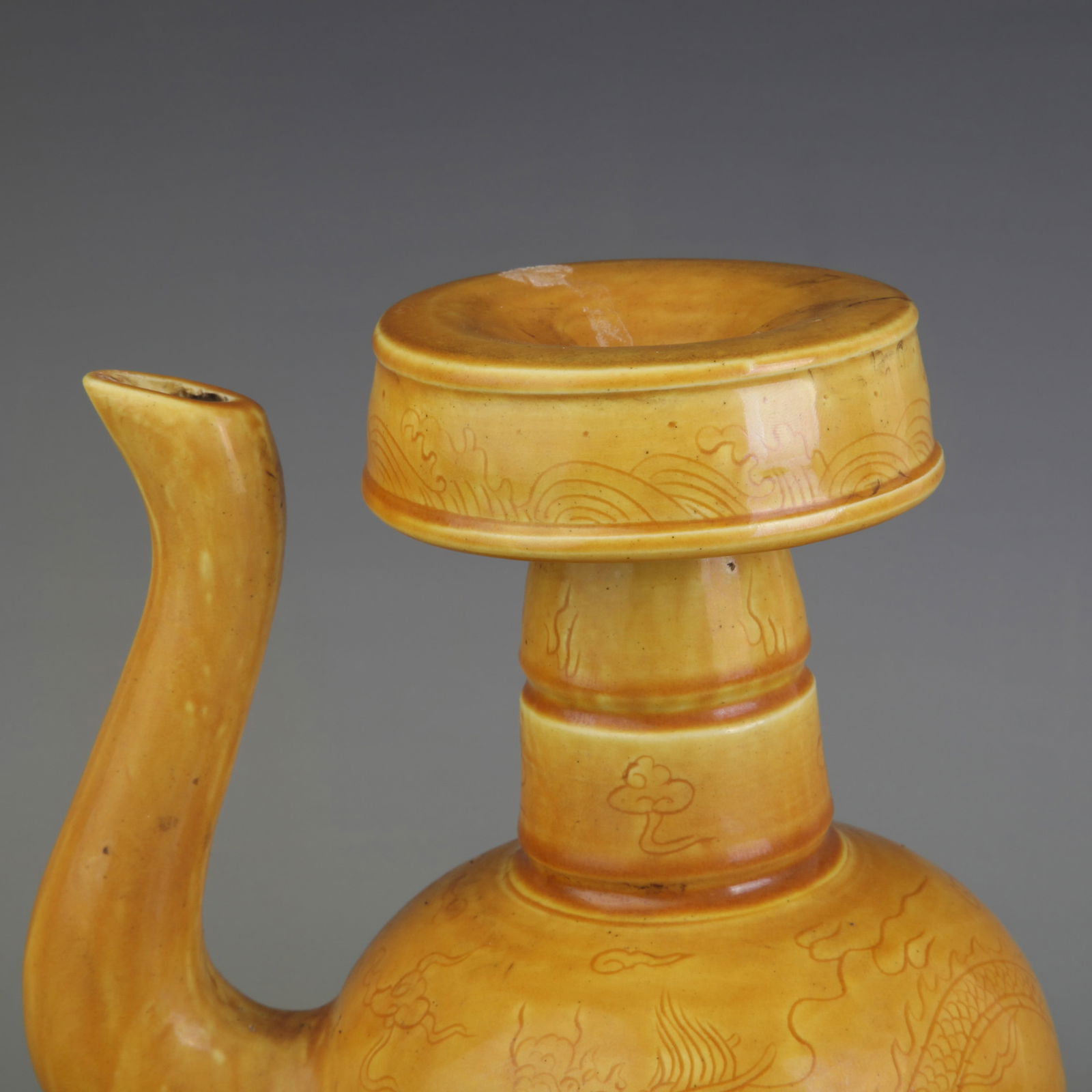 YELLOW-GLAZED INCISED DRAGON PATTERN BIANBA EWER - 2