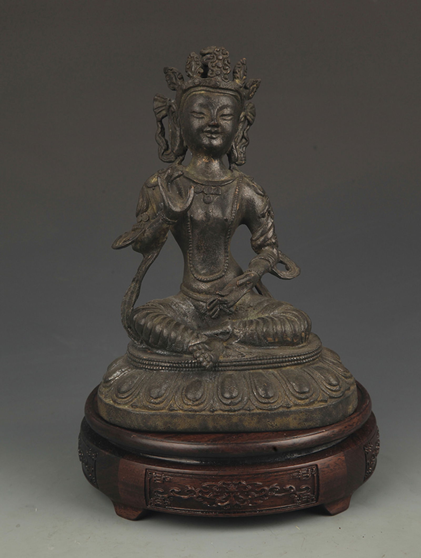 RARE FINE BRONZE JIE DE LUO JIA LIN TARA BRONZE STATUE: 19th Century; High: 7.75 inch Width: 5.75 inch