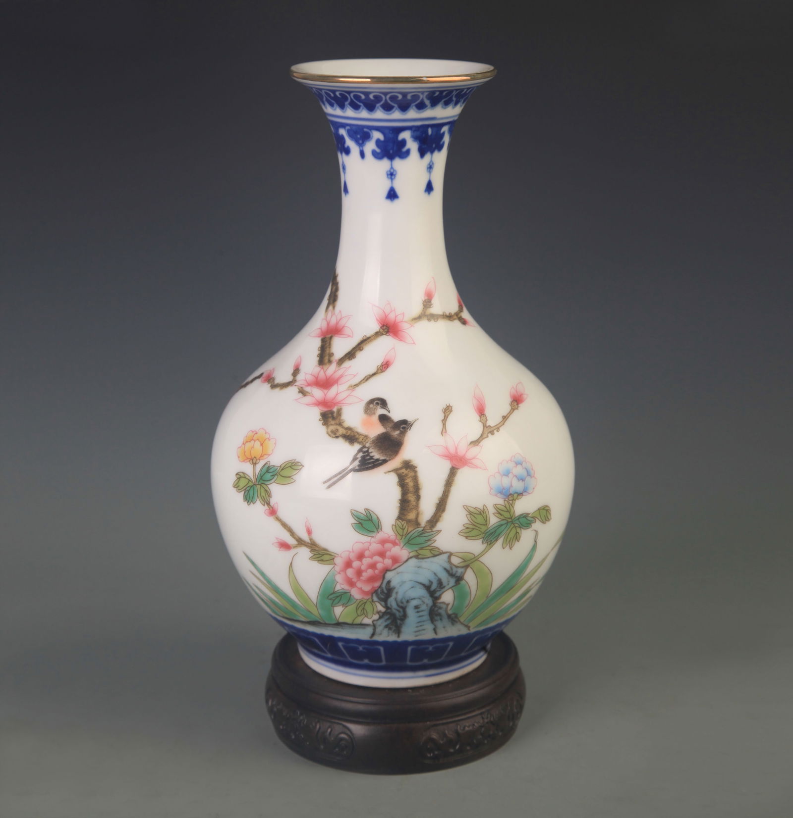 RARE BLUE AND WHITE FAMILLE ROSE TREE PATTERN VASE: Qing Dynasty Qian Long Period; High: 8.75 inch; Diameter:2.75 inch;