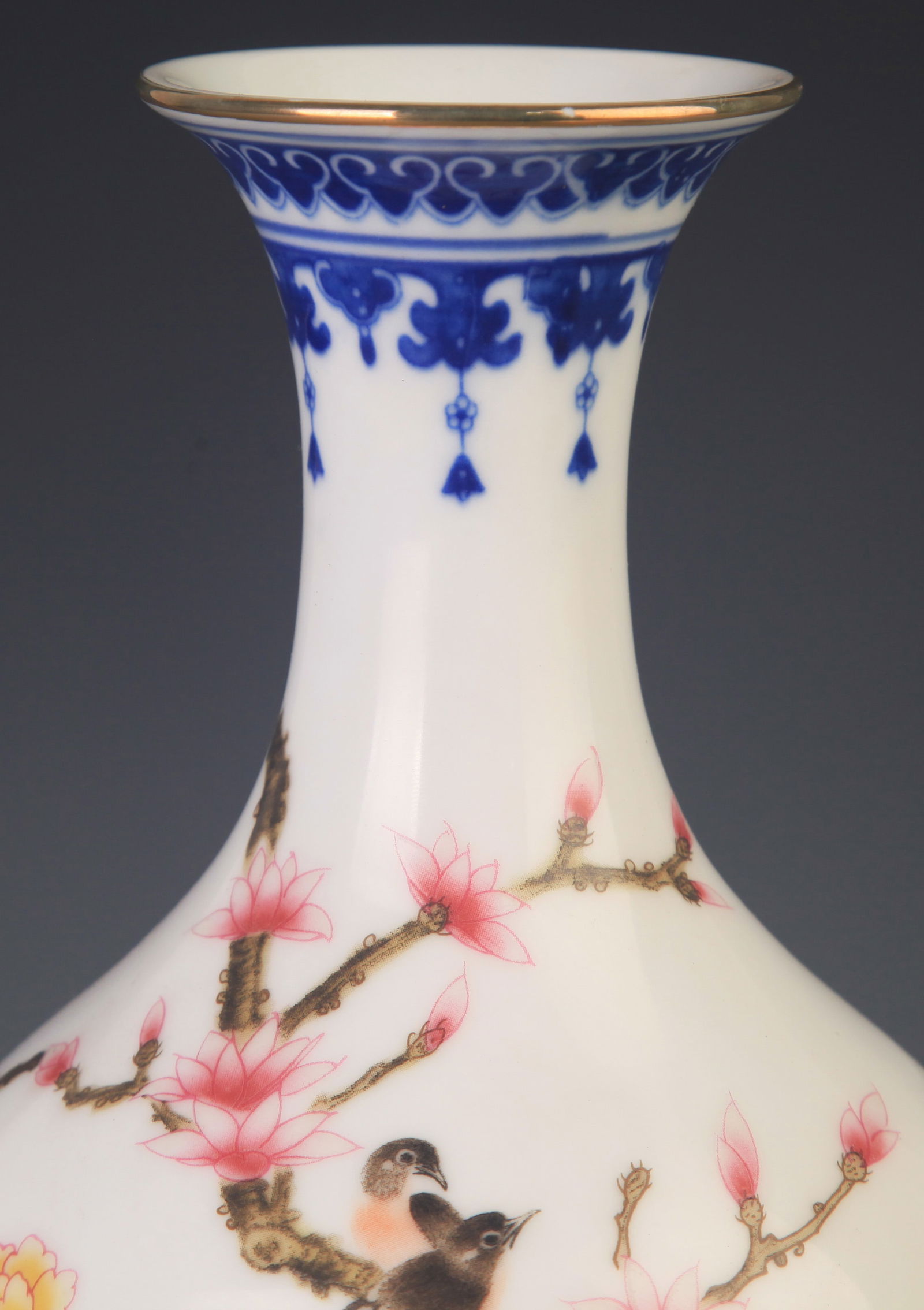 RARE BLUE AND WHITE FAMILLE ROSE TREE PATTERN VASE - 2