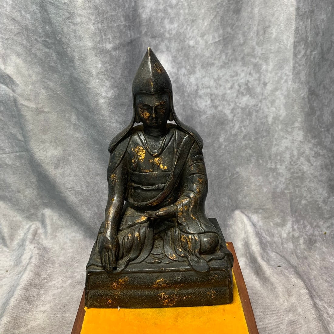 GILT-BRONZE TIBETAN BUDDHIST STATUES: Qing Dynasty; Long: 3.6 inch; Width: 3.7 inch; High: 8.9 inch;