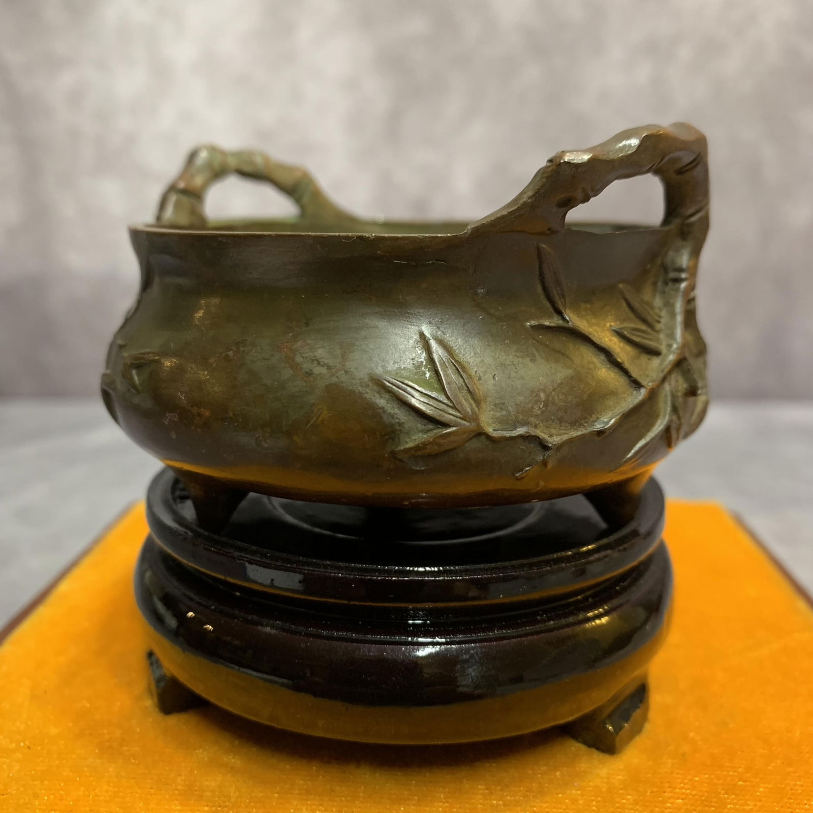 A FINE PLUM TREE PATTERN ROUND BRONZE CENSER - 2