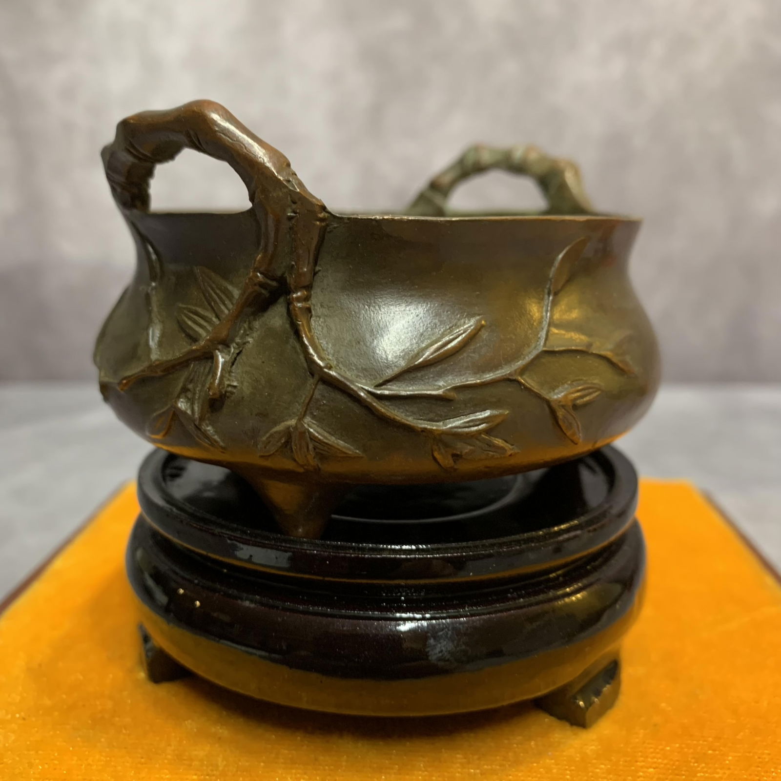 A FINE PLUM TREE PATTERN ROUND BRONZE CENSER - 3