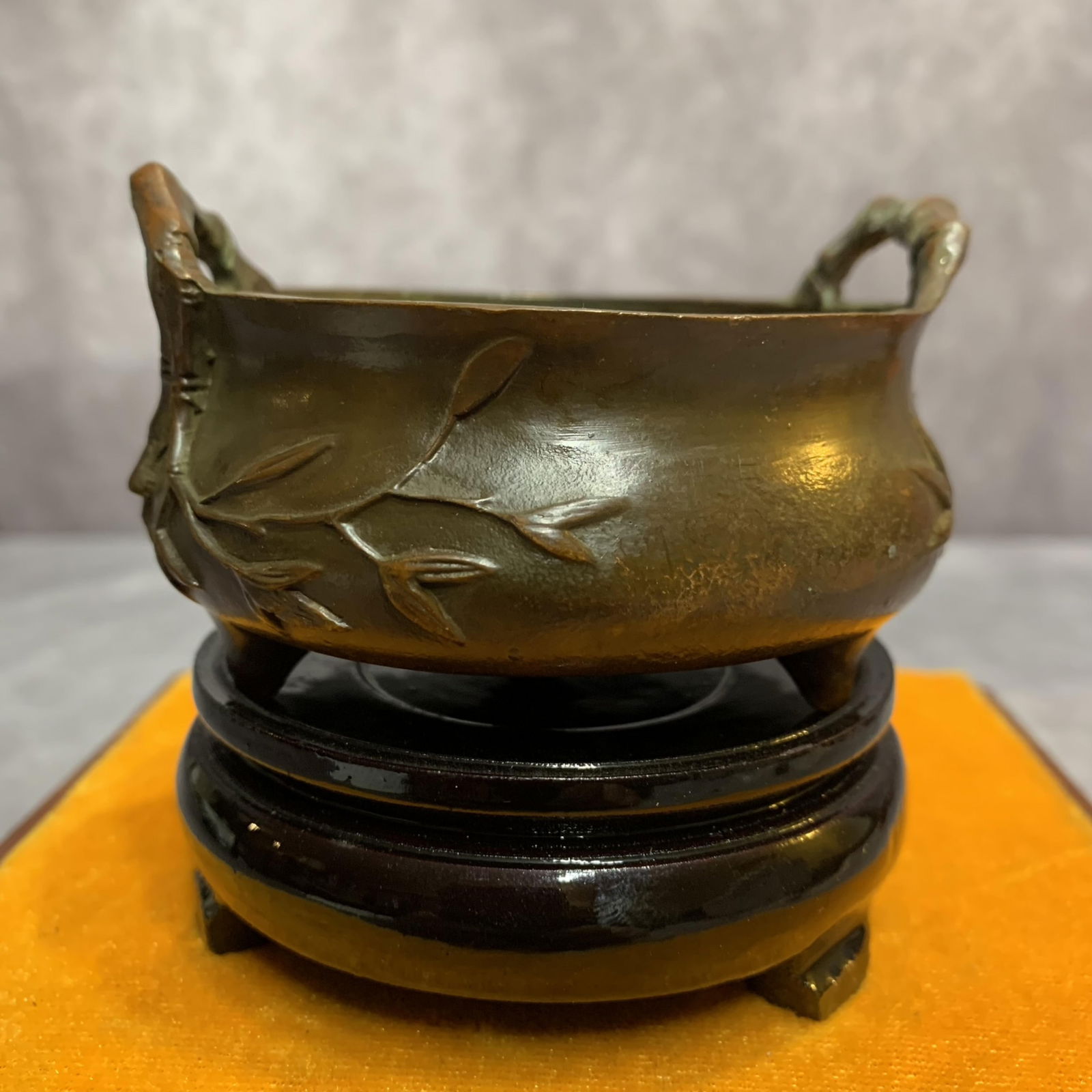 A FINE PLUM TREE PATTERN ROUND BRONZE CENSER - 4