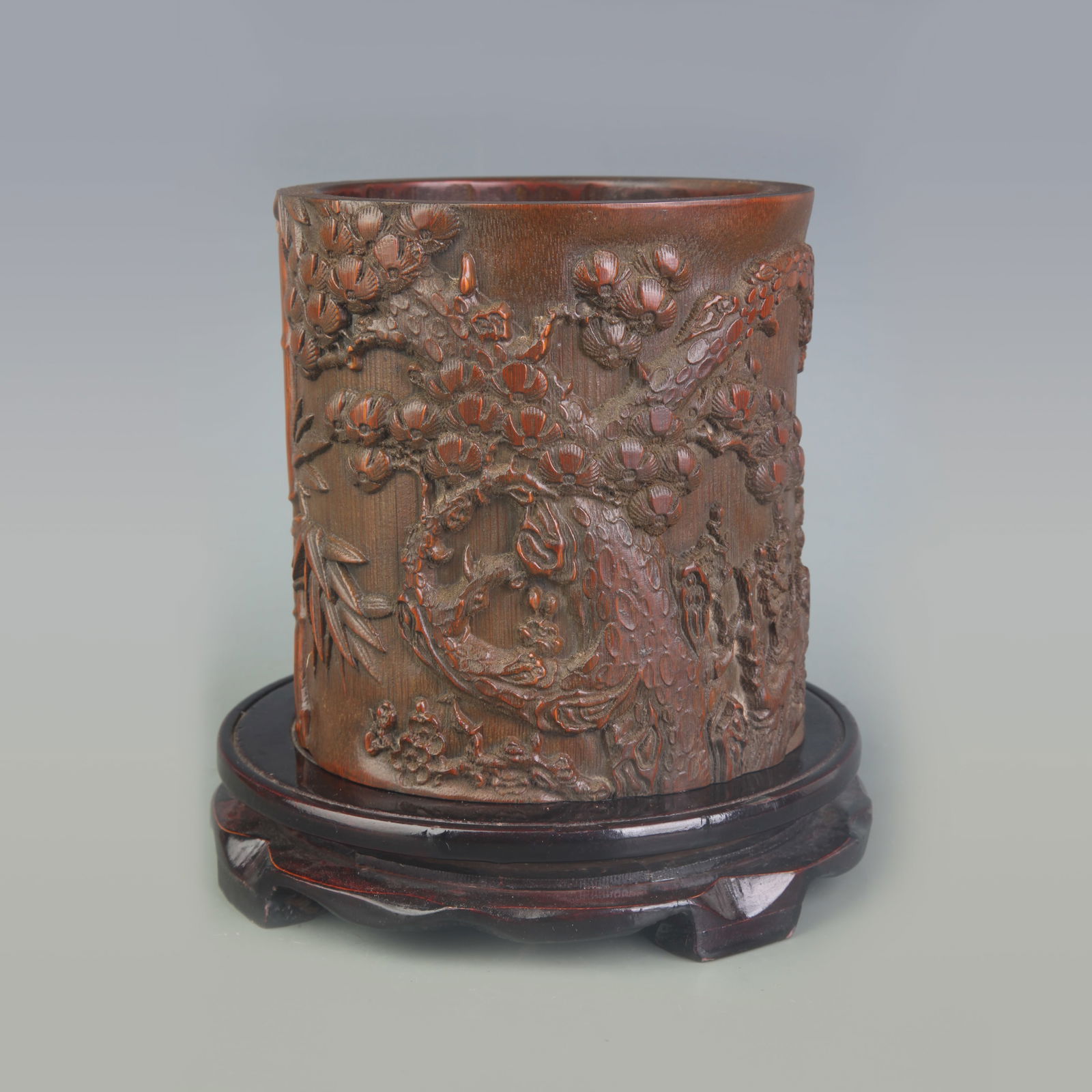 A FINE BAMBOO CARVED BRUSH POT: Republic Period; Diameter: 5.3 inch; High: 5.8 inch