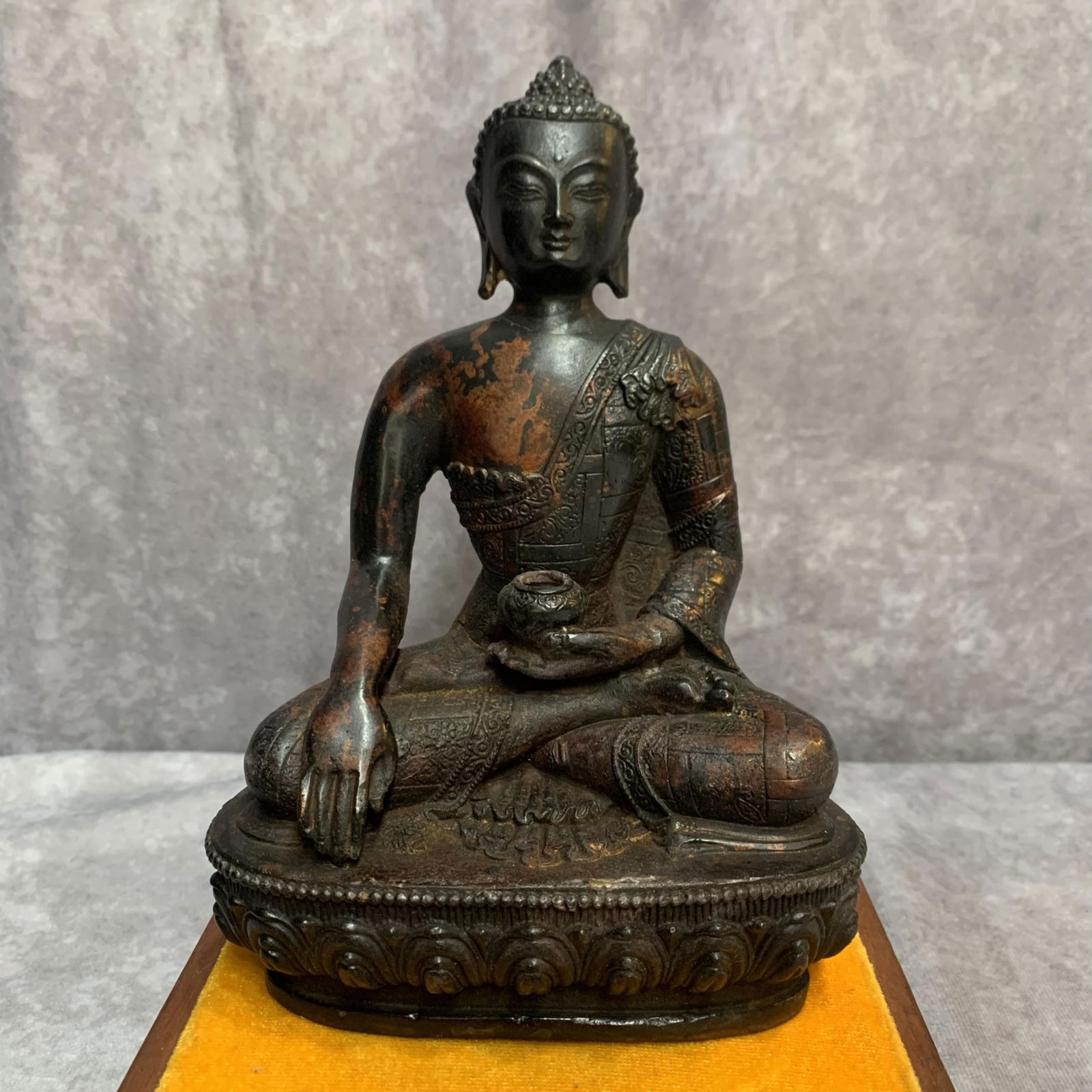 A FINE BRONZE FIGURE OF MAITREYA BUDDHA (1 of 8)