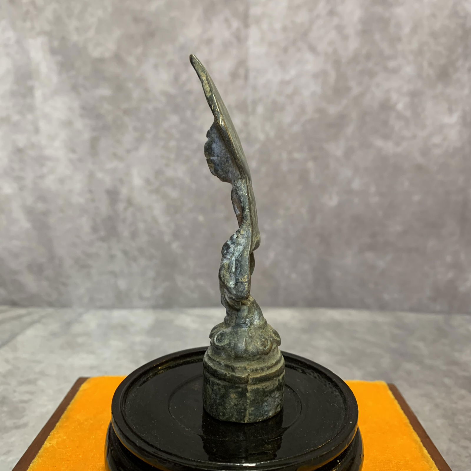 A SMALL TIBETAN BUDDHA STATUE - 2