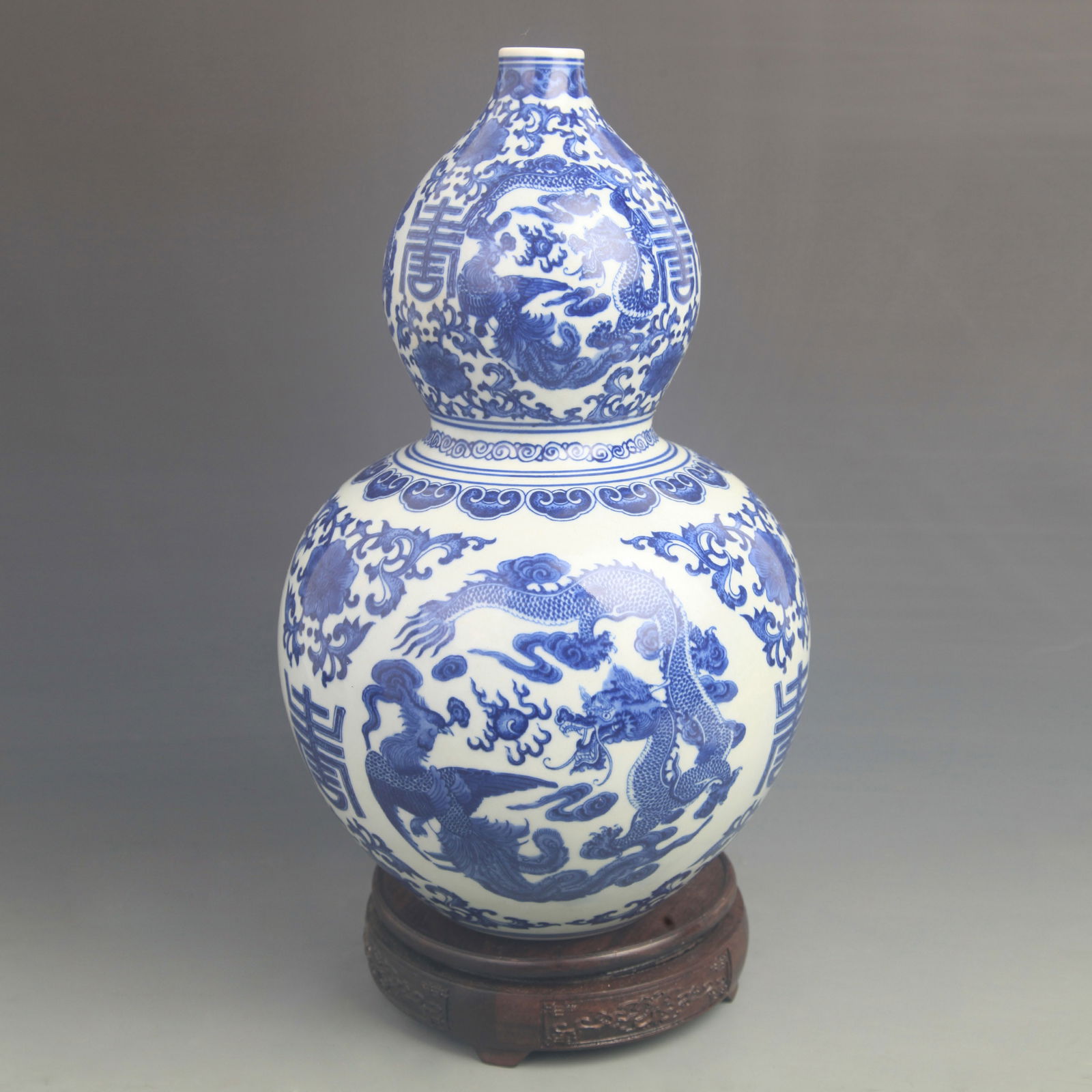 BLUE AND WHITE DRAGON AND PHOENIX DOUBLE-GOURD PORCELAIN VASE (1 of 5)