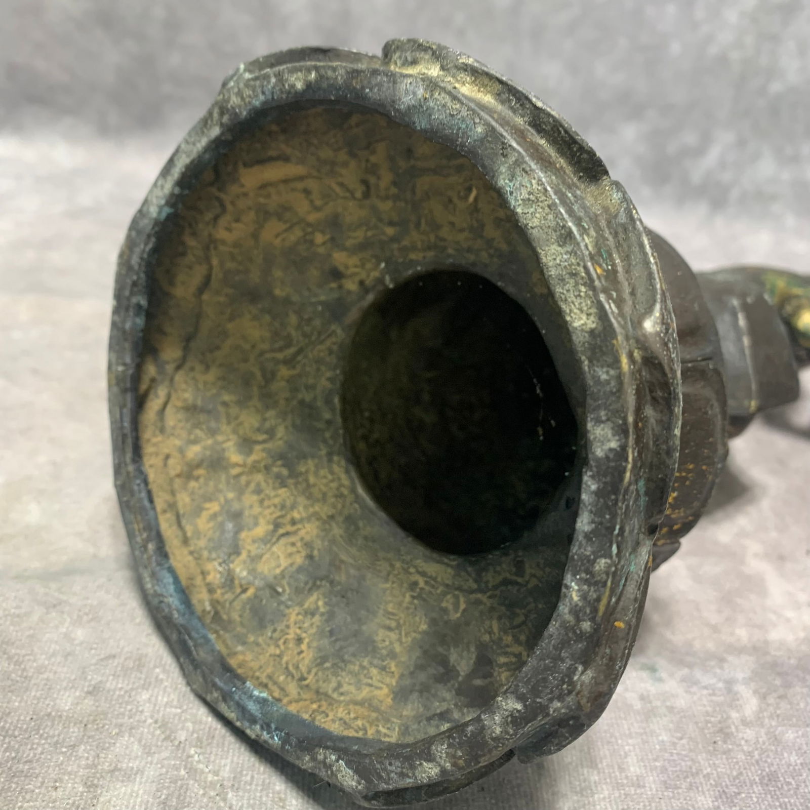 BRONZE SHAKYAMUNI BUDDHA STATUE - 7