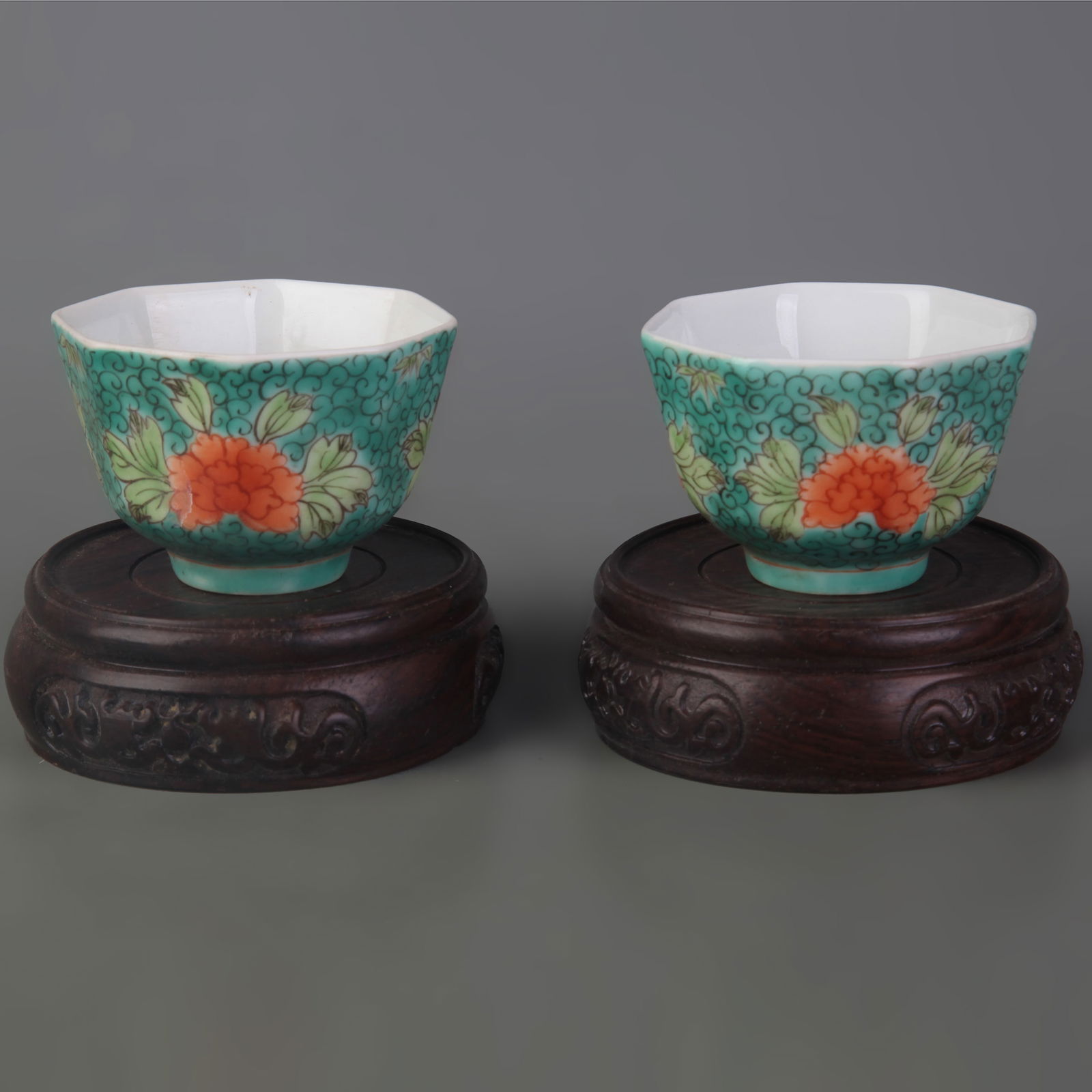 PAIR OF FAMILLE ROSE GREEN-GROUND FLORAL PATTERN PORCELAIN BOWLS: Qing Dynasty; Tong Zhi Period; Width: 2.4 inch; High: 1.5 inch