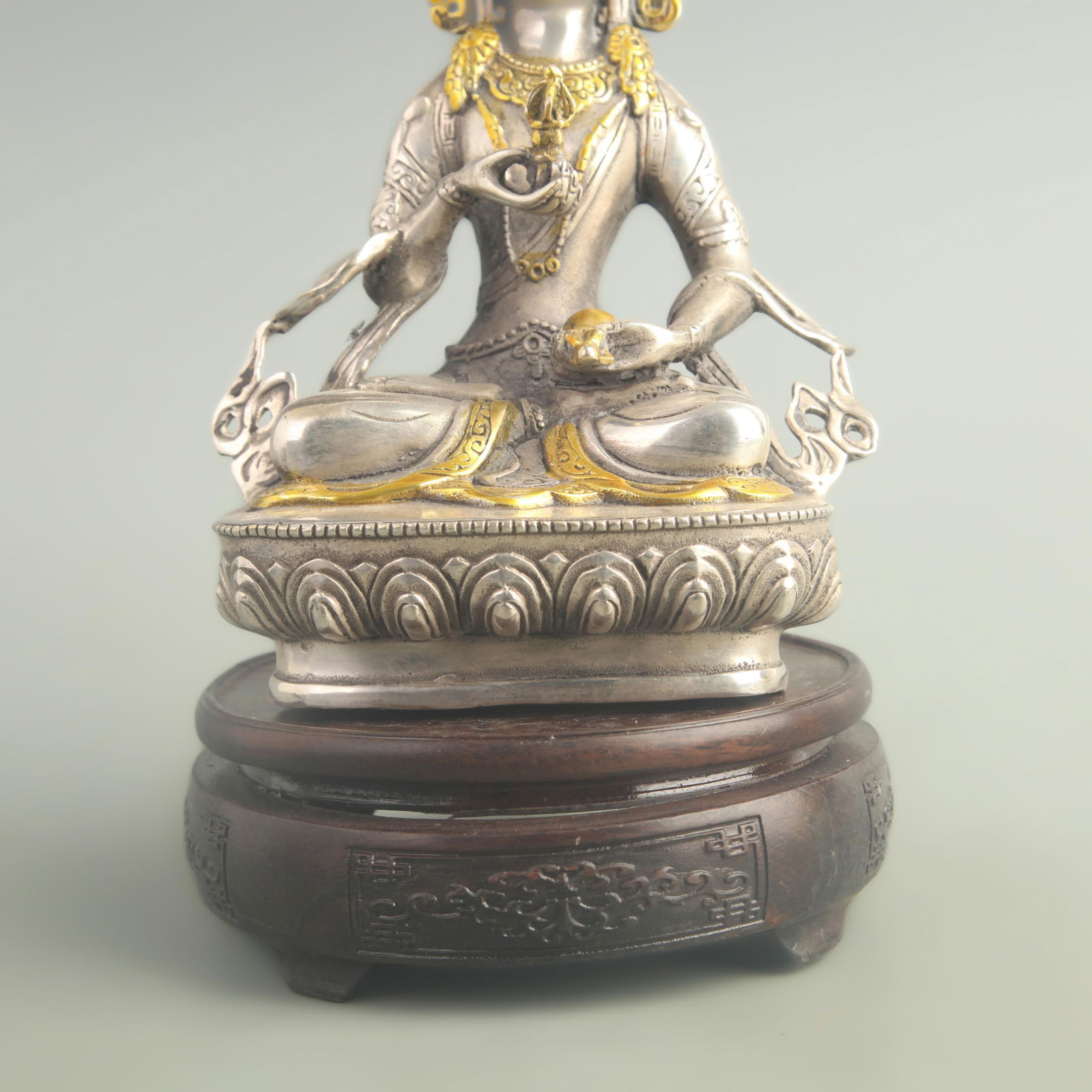 A FINE BRONZE VAJRASATTVA STATUE - 3