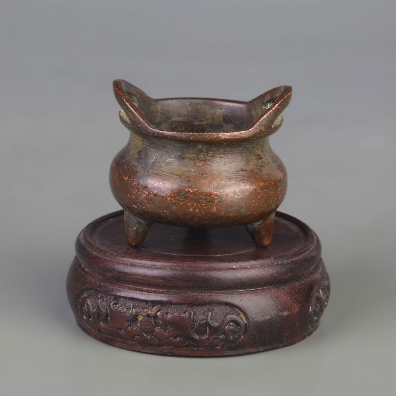 BRIDGE-HANDLED SMALL TRIPOD CENSER: Ming Dynasty Style; Width: 2.0 inch; High: 1.8 inch