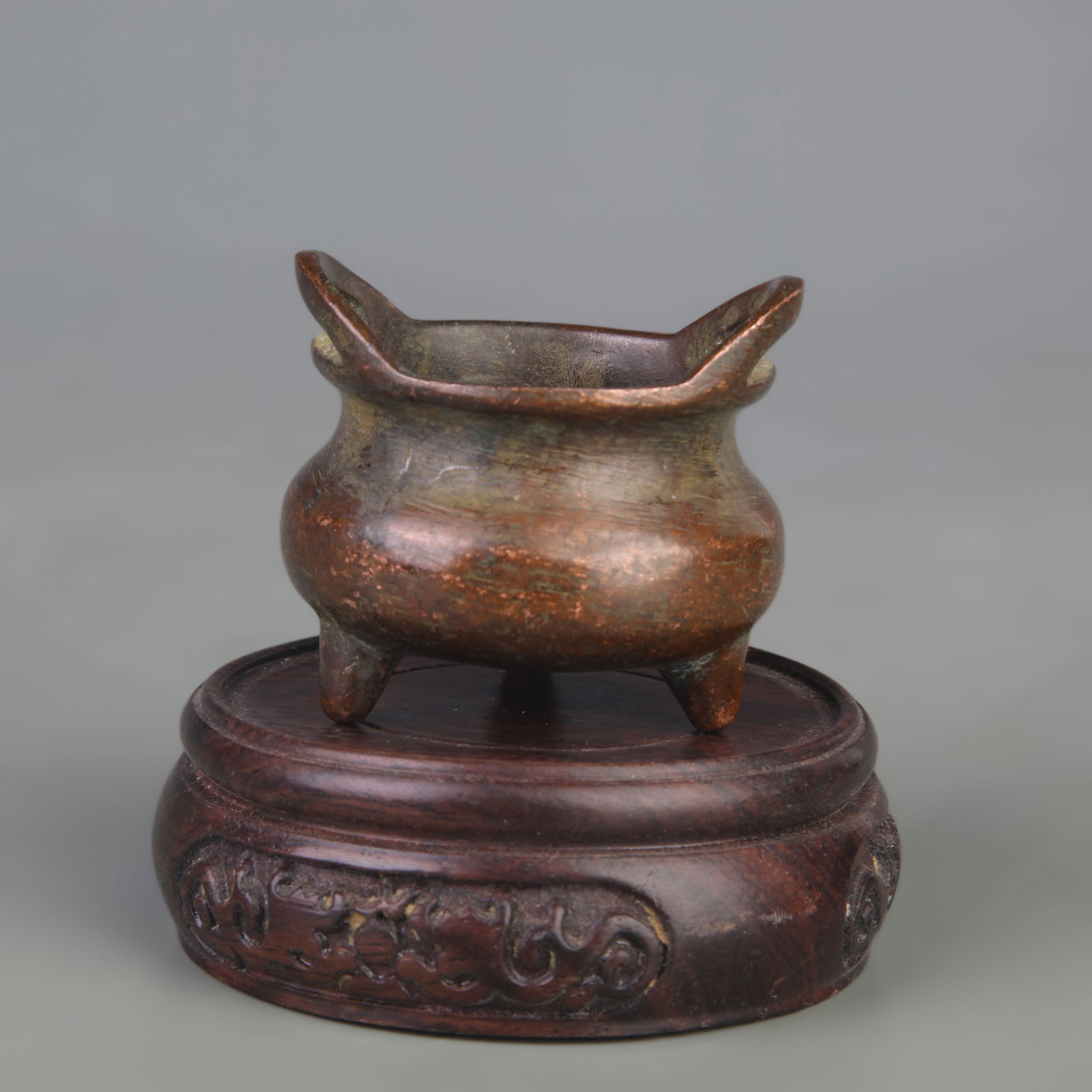 BRIDGE-HANDLED SMALL TRIPOD CENSER - 3