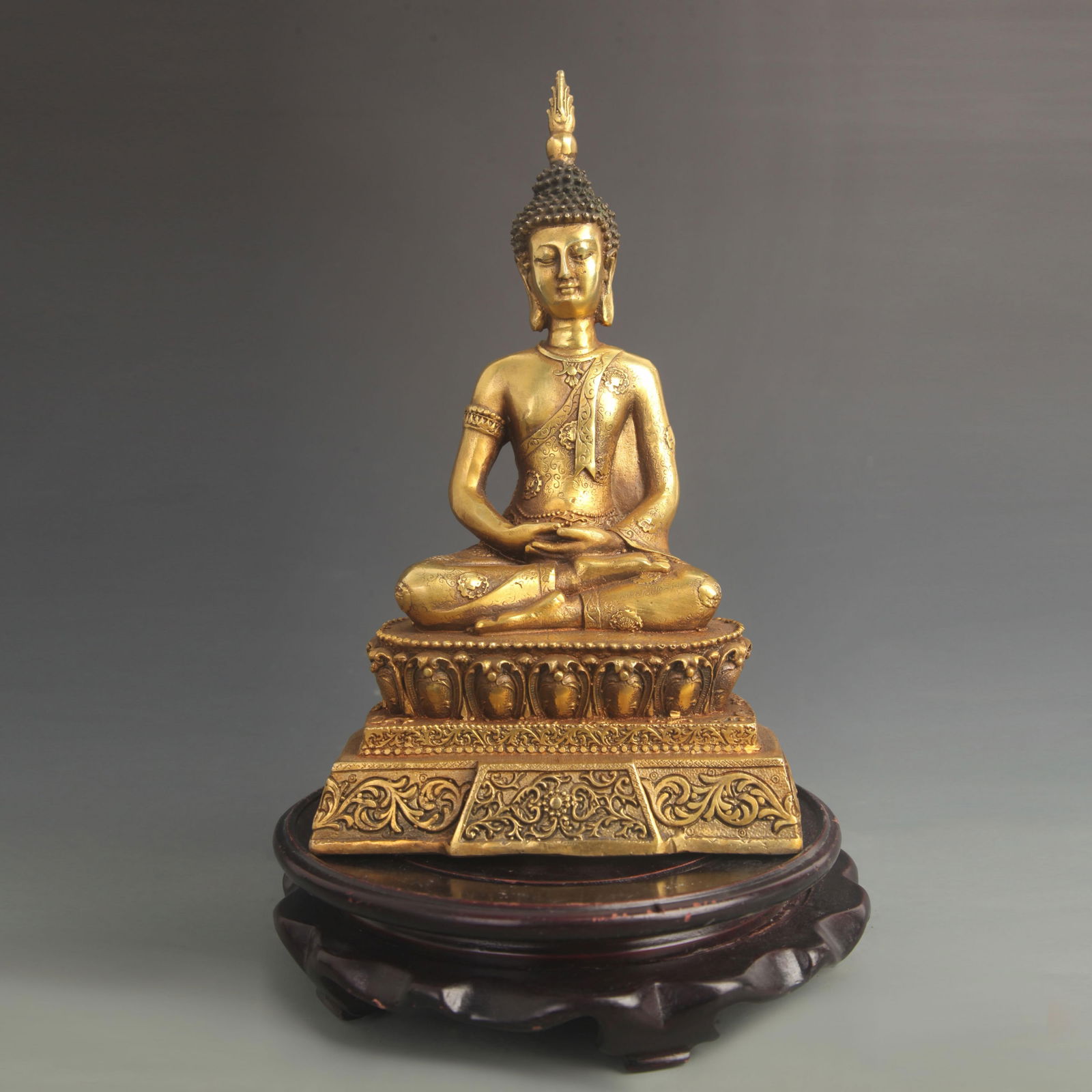 TIBETAN BRONZE AMITABHA BUDDHA STATUE: 20th Century; High: 10.75 inch; Width: 5.50 inch;