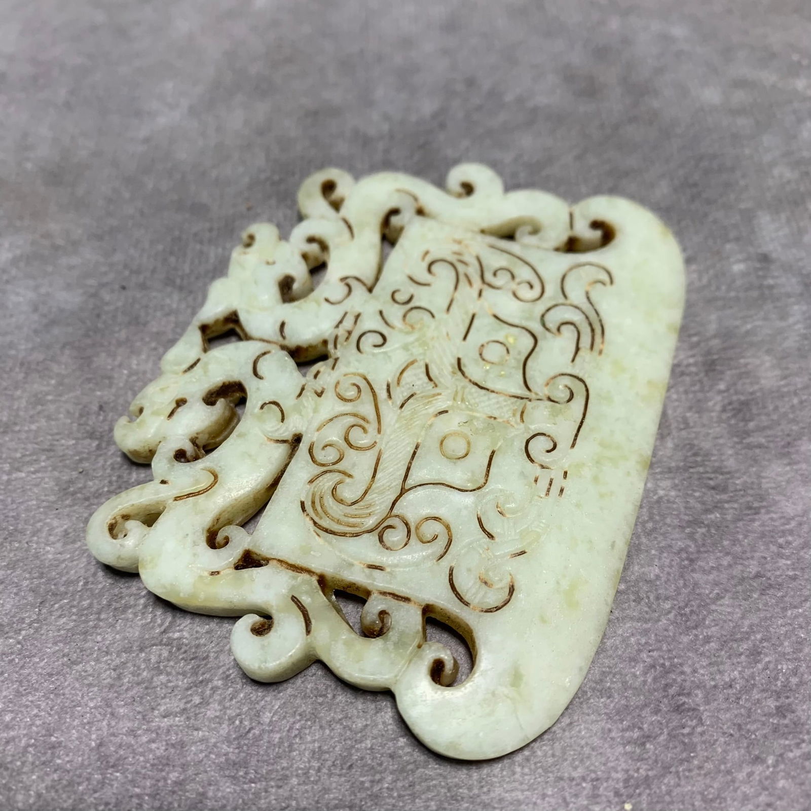 WHITE JADE DRAGON PATTERN PENDANT - 3