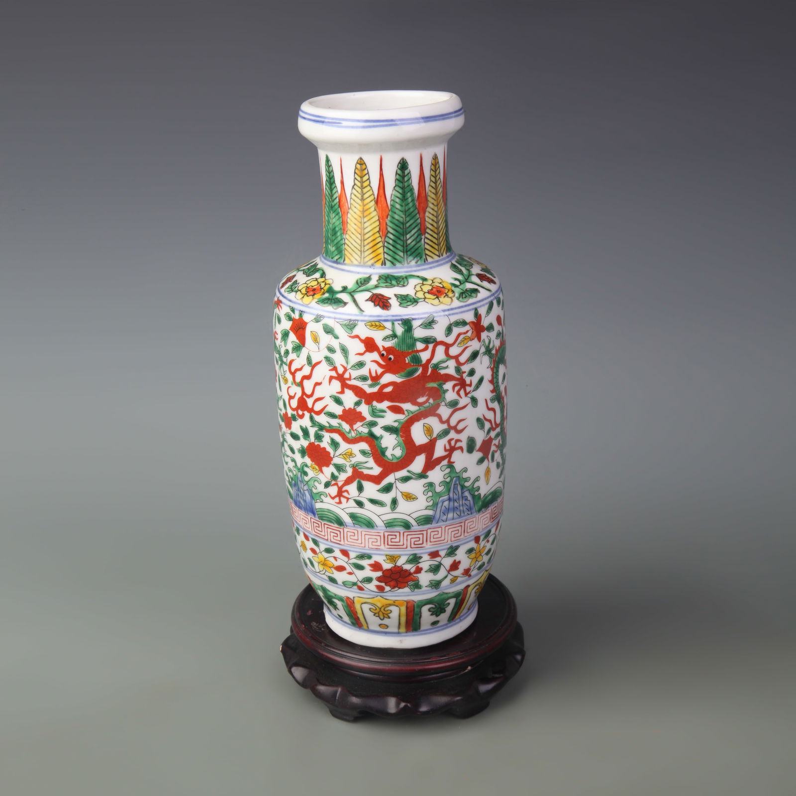 WU CAI COLOR DRAGON PATTERN MALLET STYLE PORCELAIN VASE: Ming Dynasty Style; High: 10.4 inch;