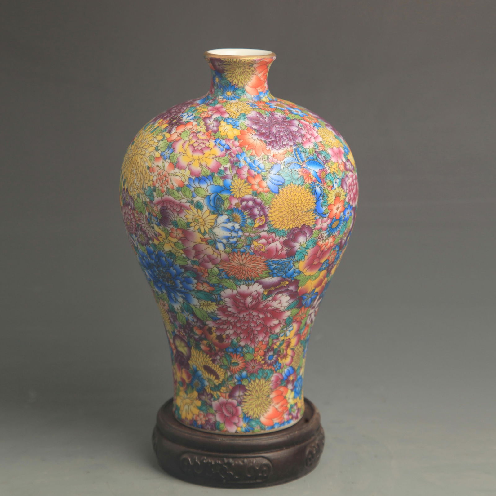 CLOISONNE ENAMEL VASE WITH INTRICATE FLOWER PATTERNS: Qing Dynasty Qian Long Period; High: 8.00 inch; Diameter: 5.00 inch;