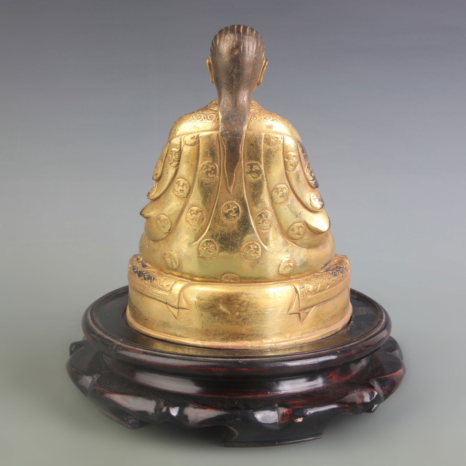 A FINE BRONZE ARHAT FIGURE - 4