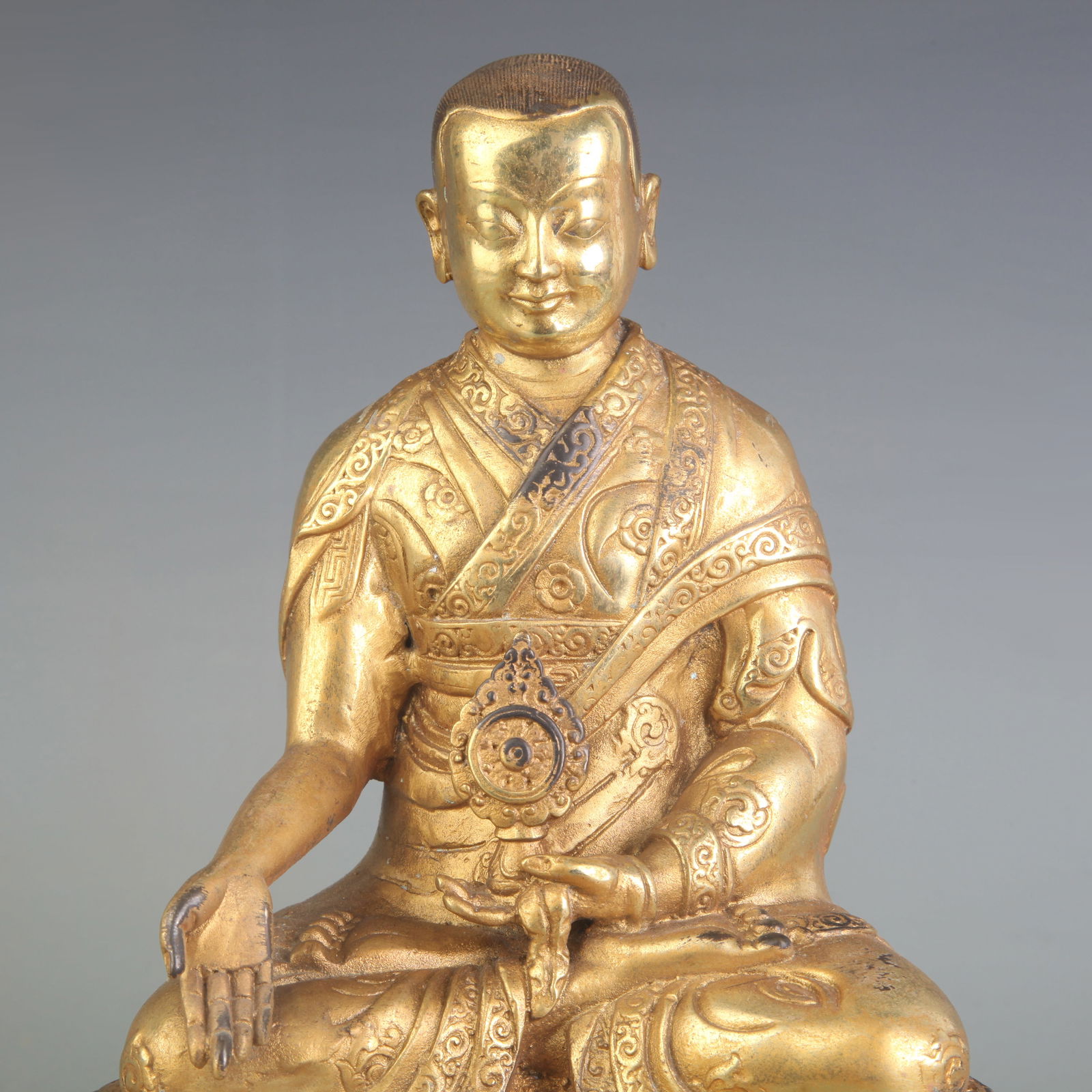 A FINE BRONZE VENERABLE FIGURE - 2