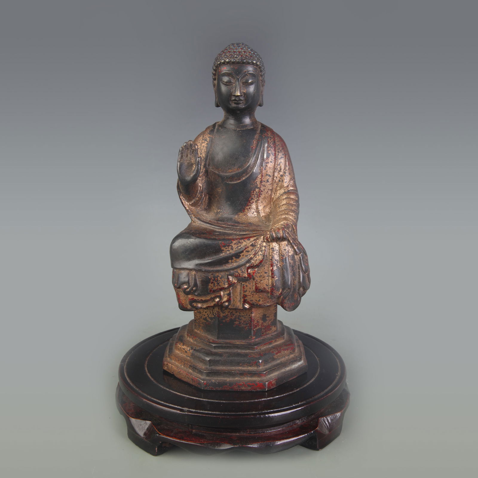 A FINE BRONZE SHAKYAMUNI BUDDHA STATUE (1 of 5)