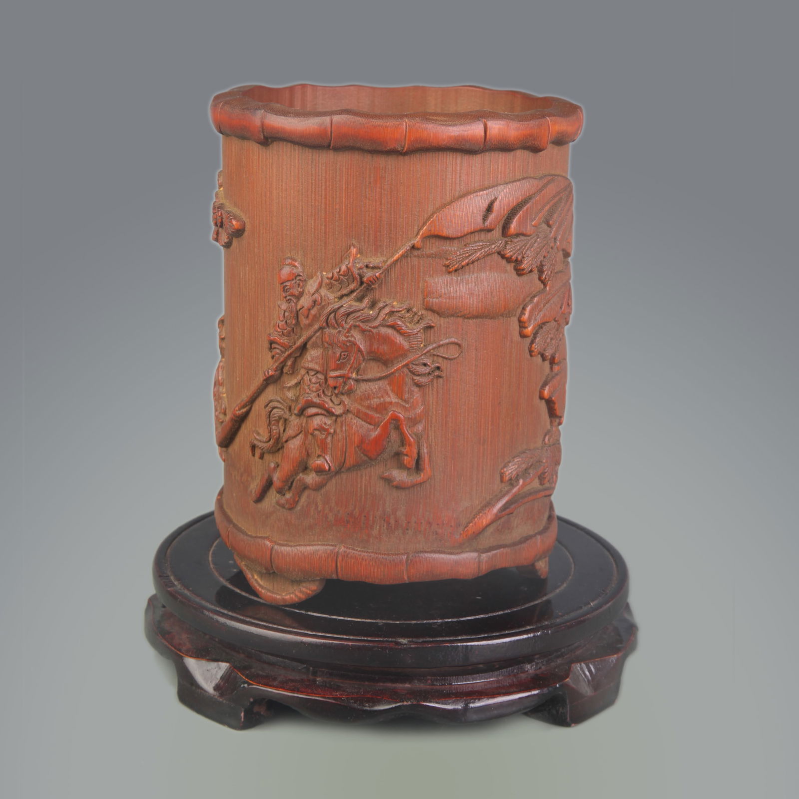 A FINE CARVED BAMBOO PEN HOLDER: Republic Period; Diameter: 4.8 inch; High: 6.5 inch;